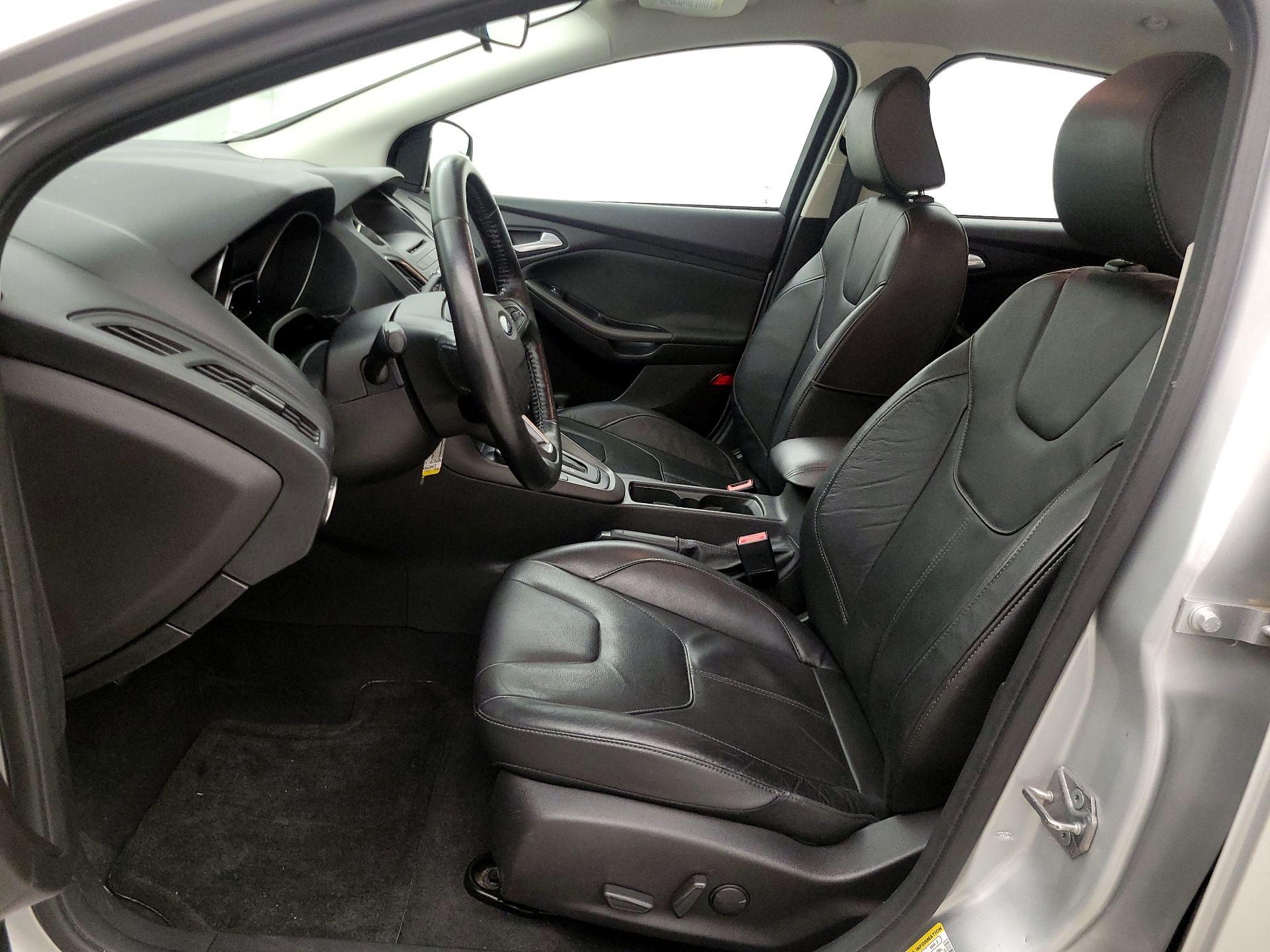 Thumbnail: 2015 Ford Focus - 11