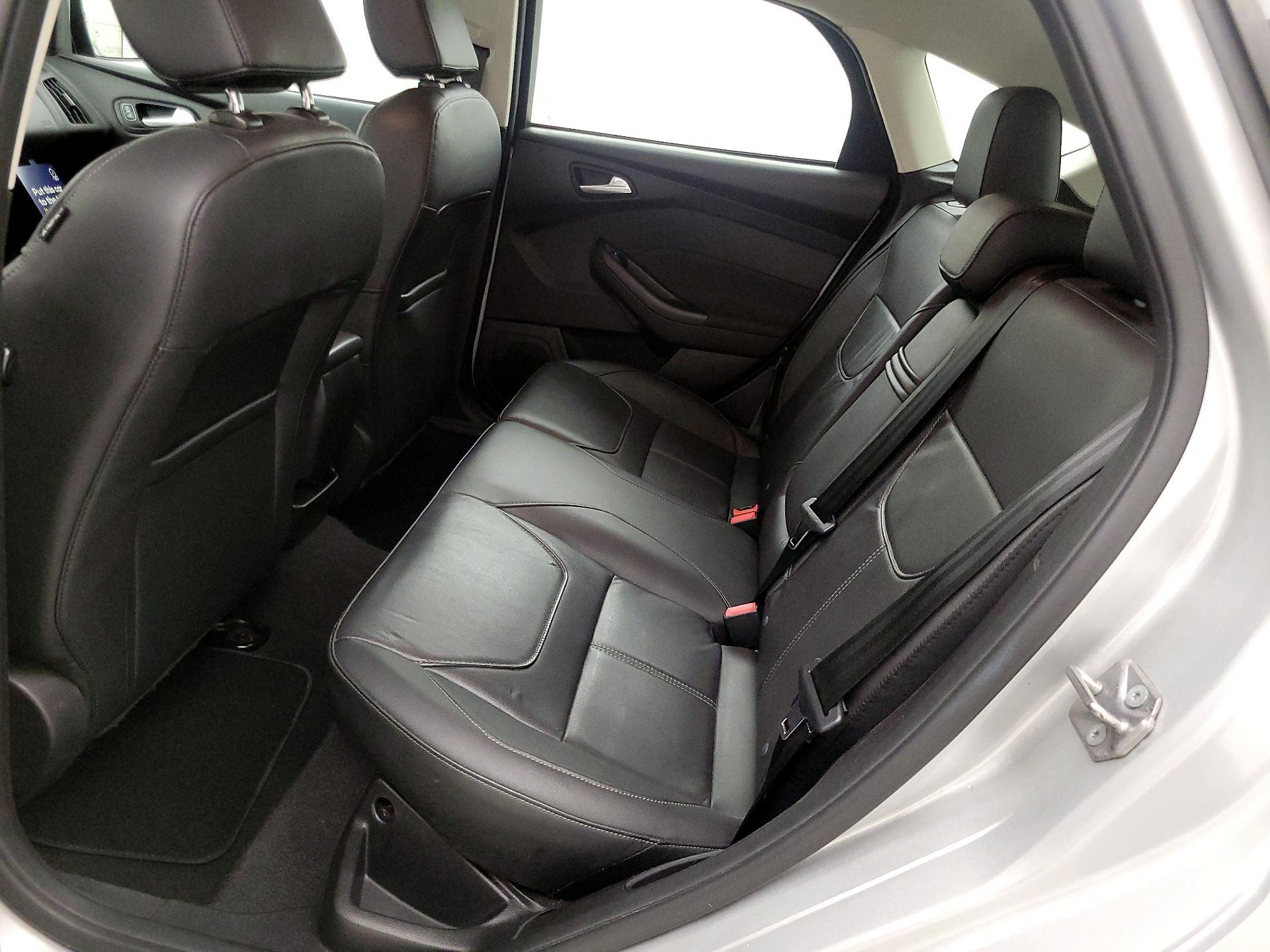 Thumbnail: 2015 Ford Focus - 19