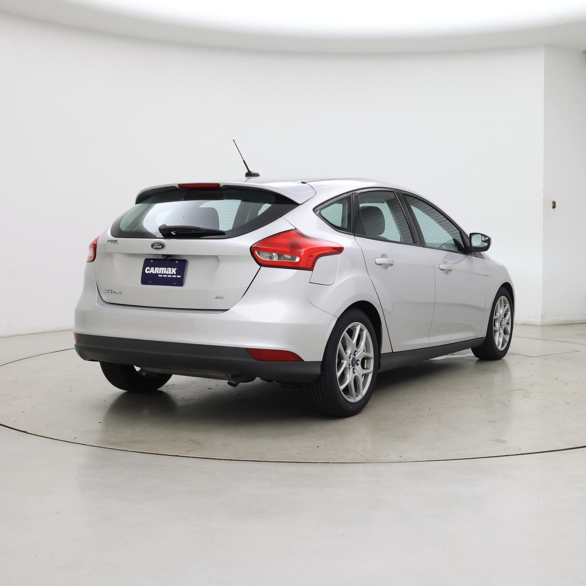 Thumbnail: 2015 Ford Focus - 8