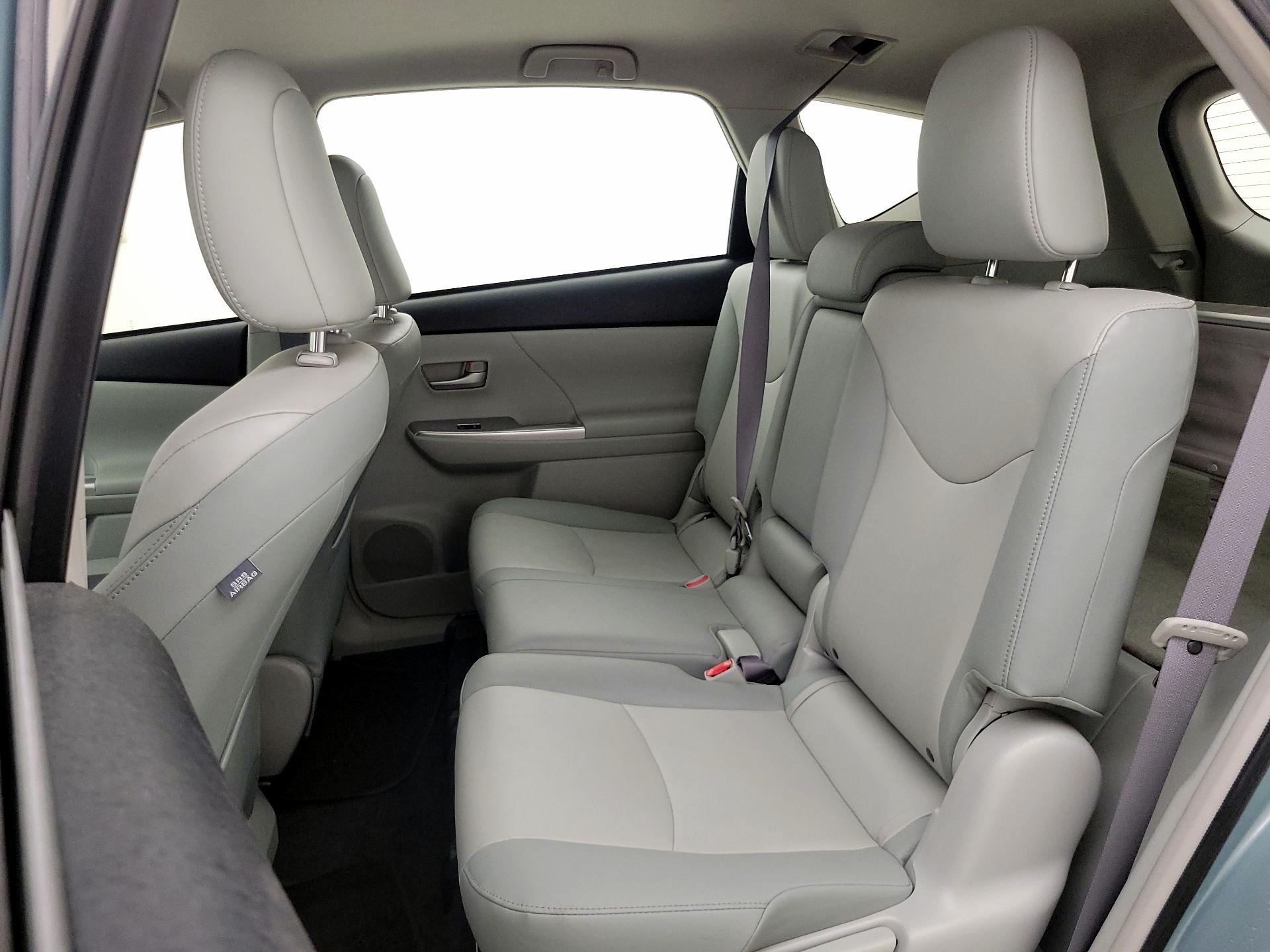 Thumbnail: 2013 Toyota Prius v - 19