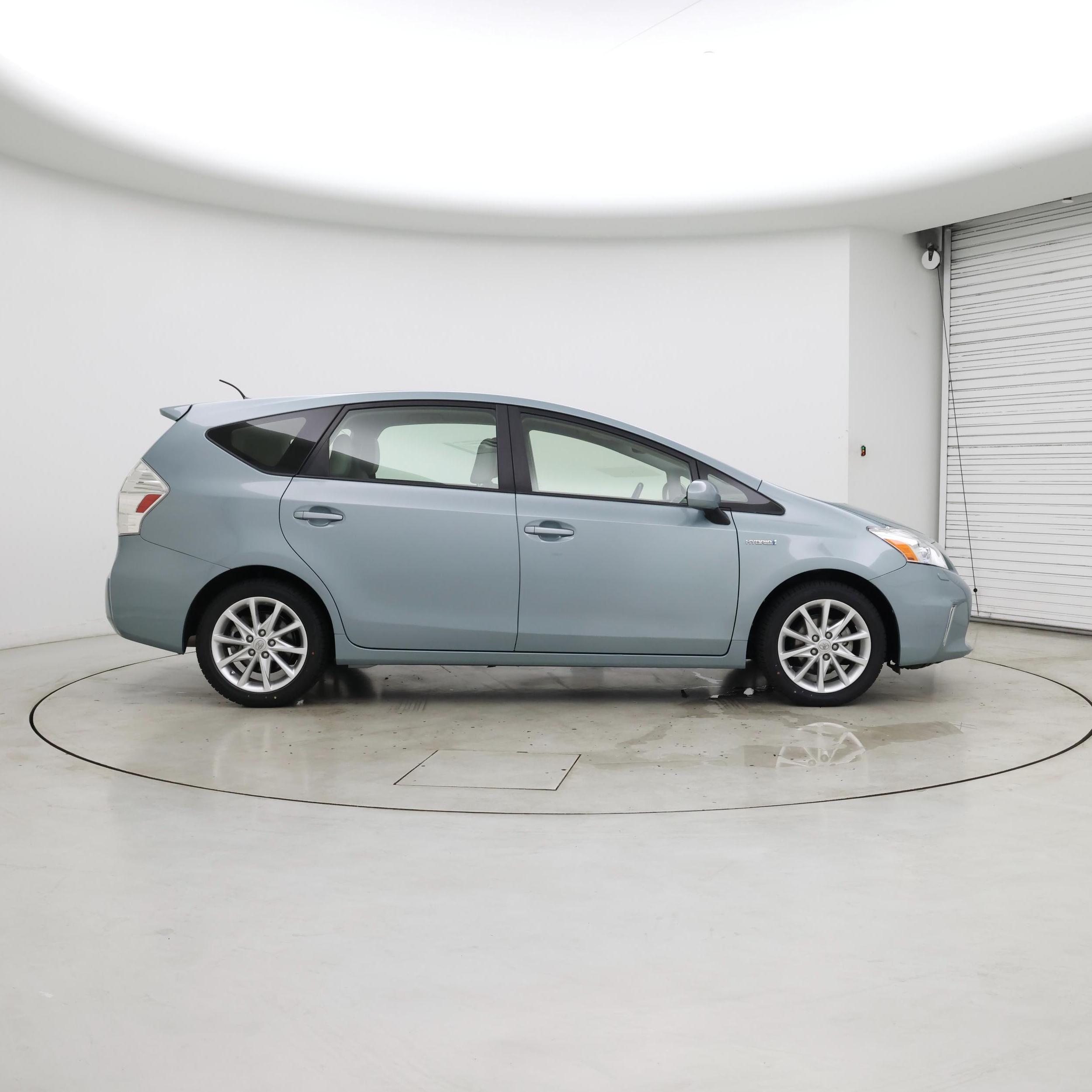 Thumbnail: 2013 Toyota Prius v - 7