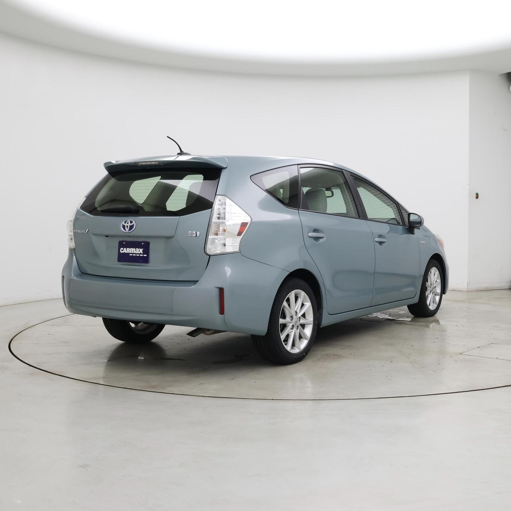 Thumbnail: 2013 Toyota Prius v - 8