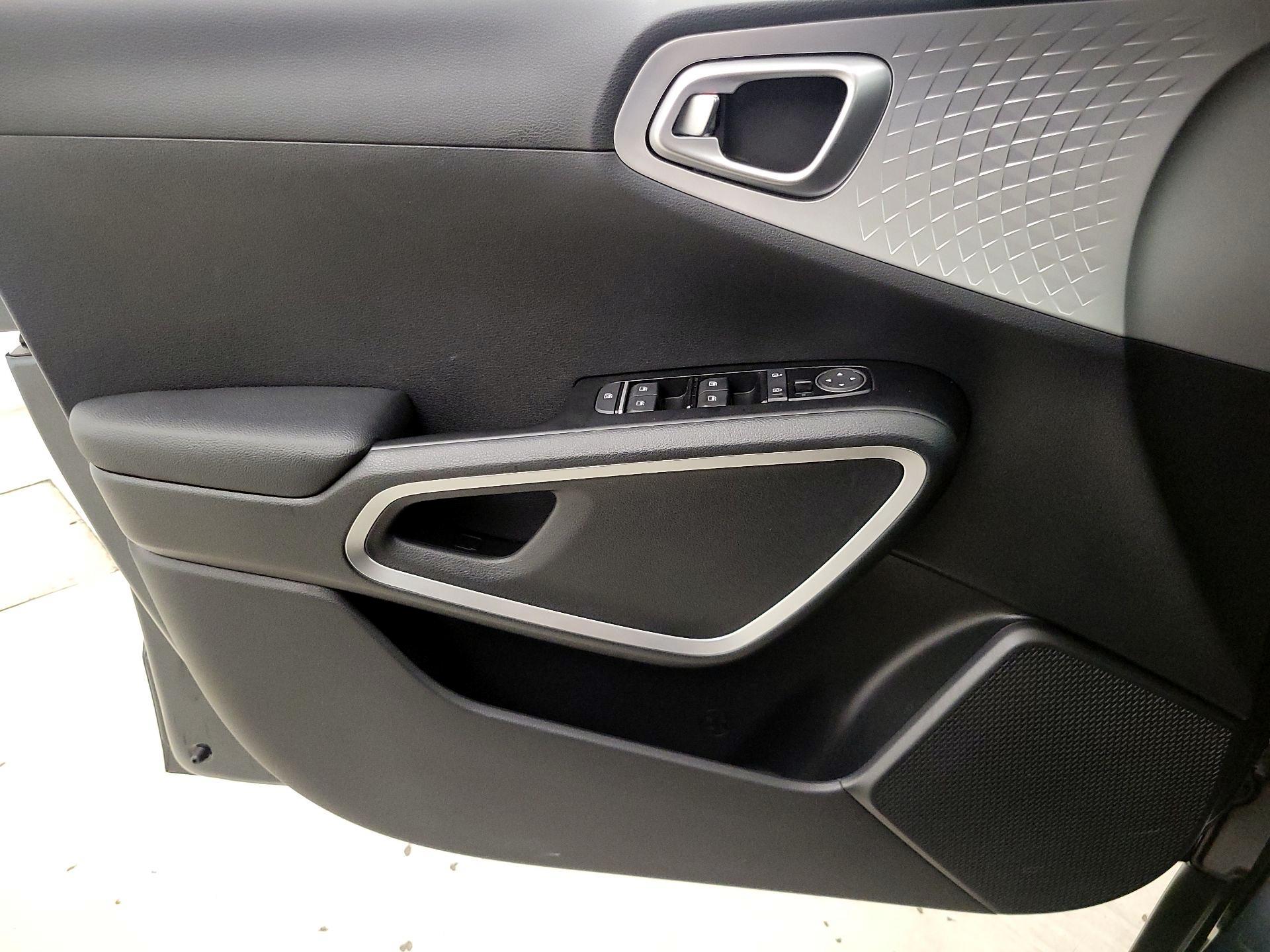 Thumbnail: 2020 Kia Soul - 12
