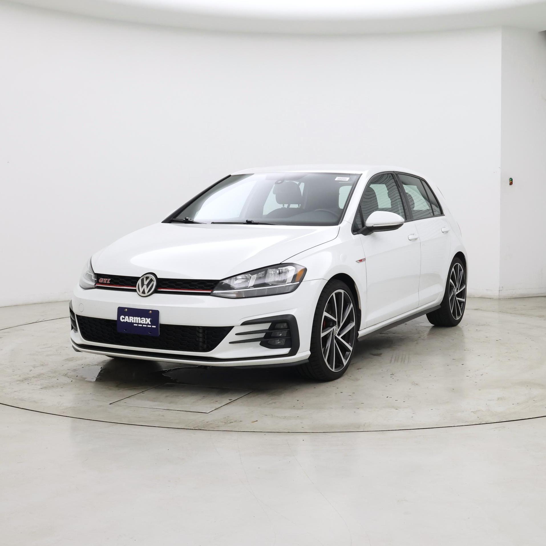 Thumbnail: 2019 Volkswagen Golf - 4