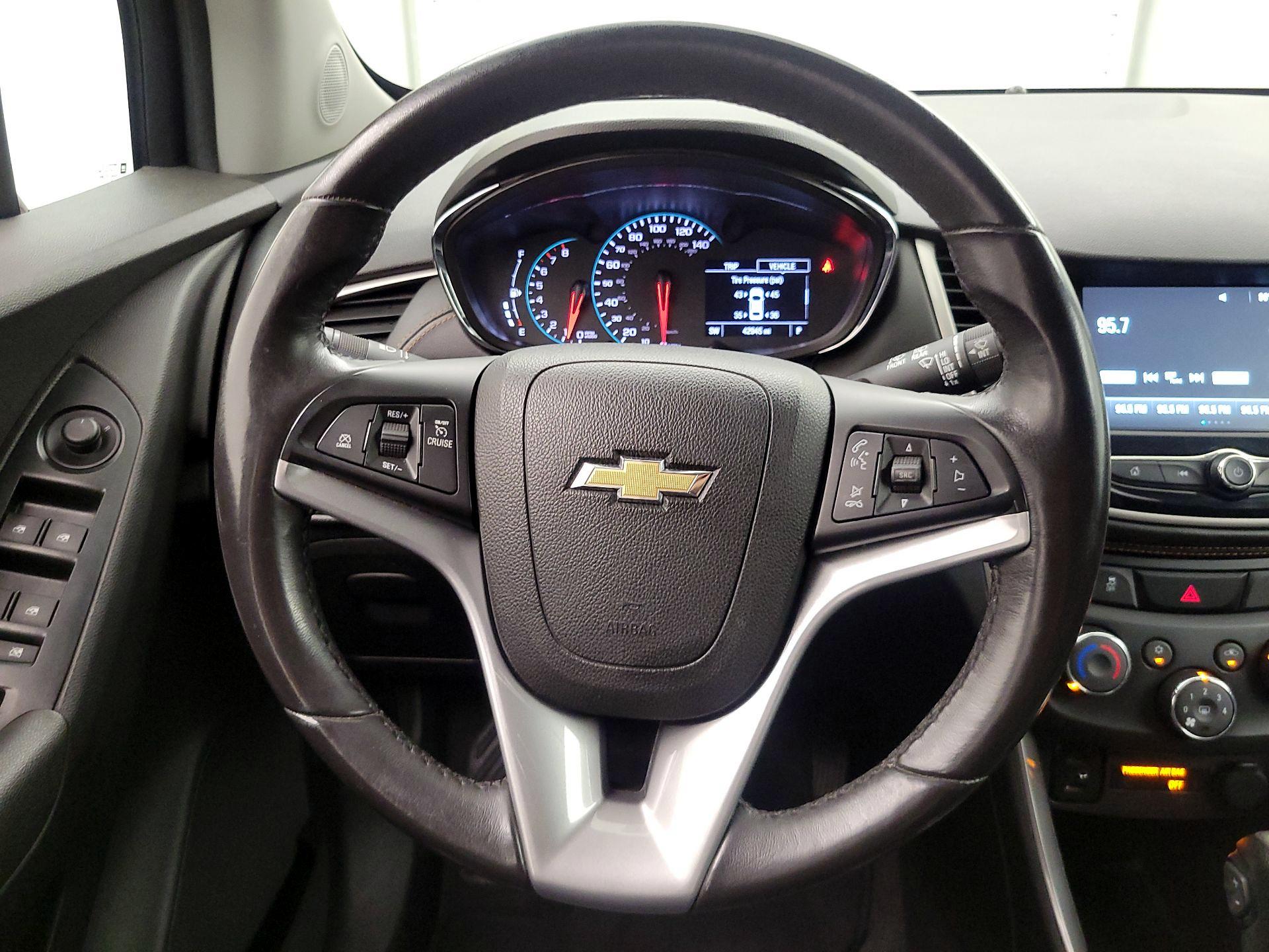 Thumbnail: 2017 Chevrolet Trax - 10