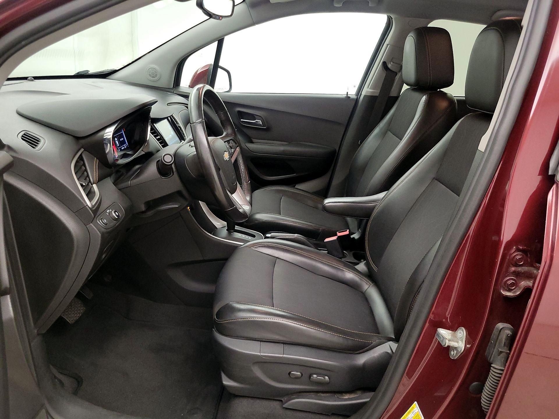 Thumbnail: 2017 Chevrolet Trax - 11