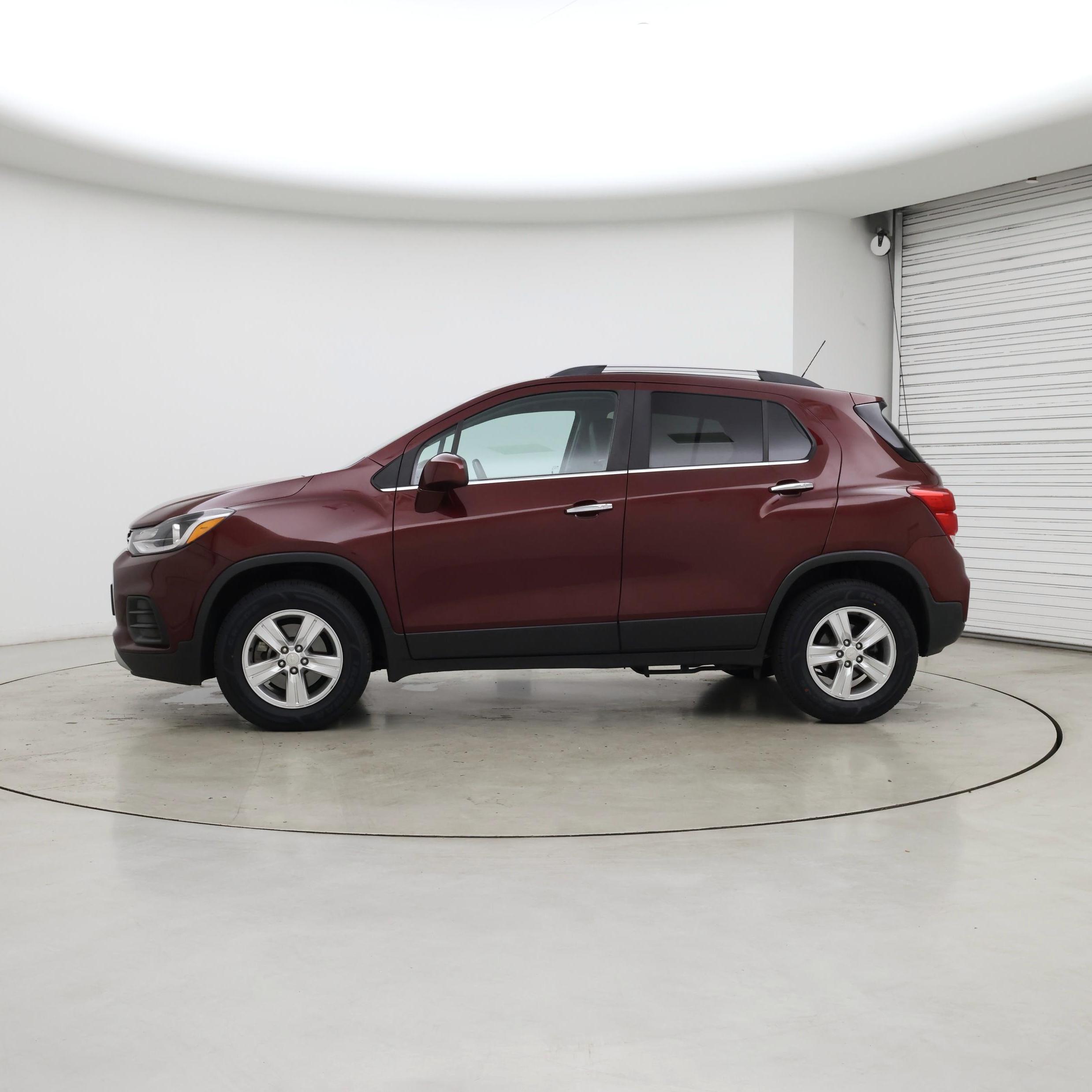 Thumbnail: 2017 Chevrolet Trax - 3