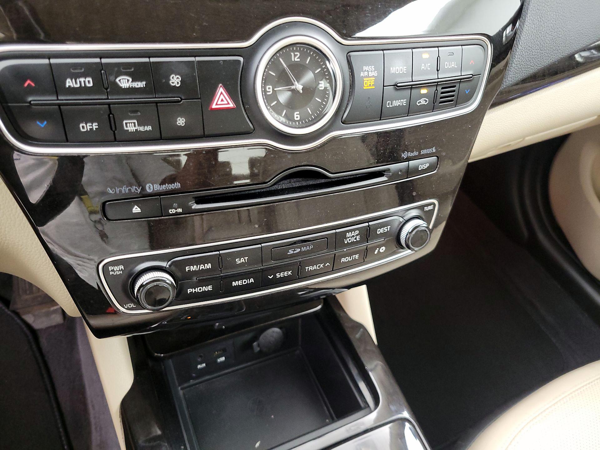 Thumbnail: 2014 Kia Cadenza - 17