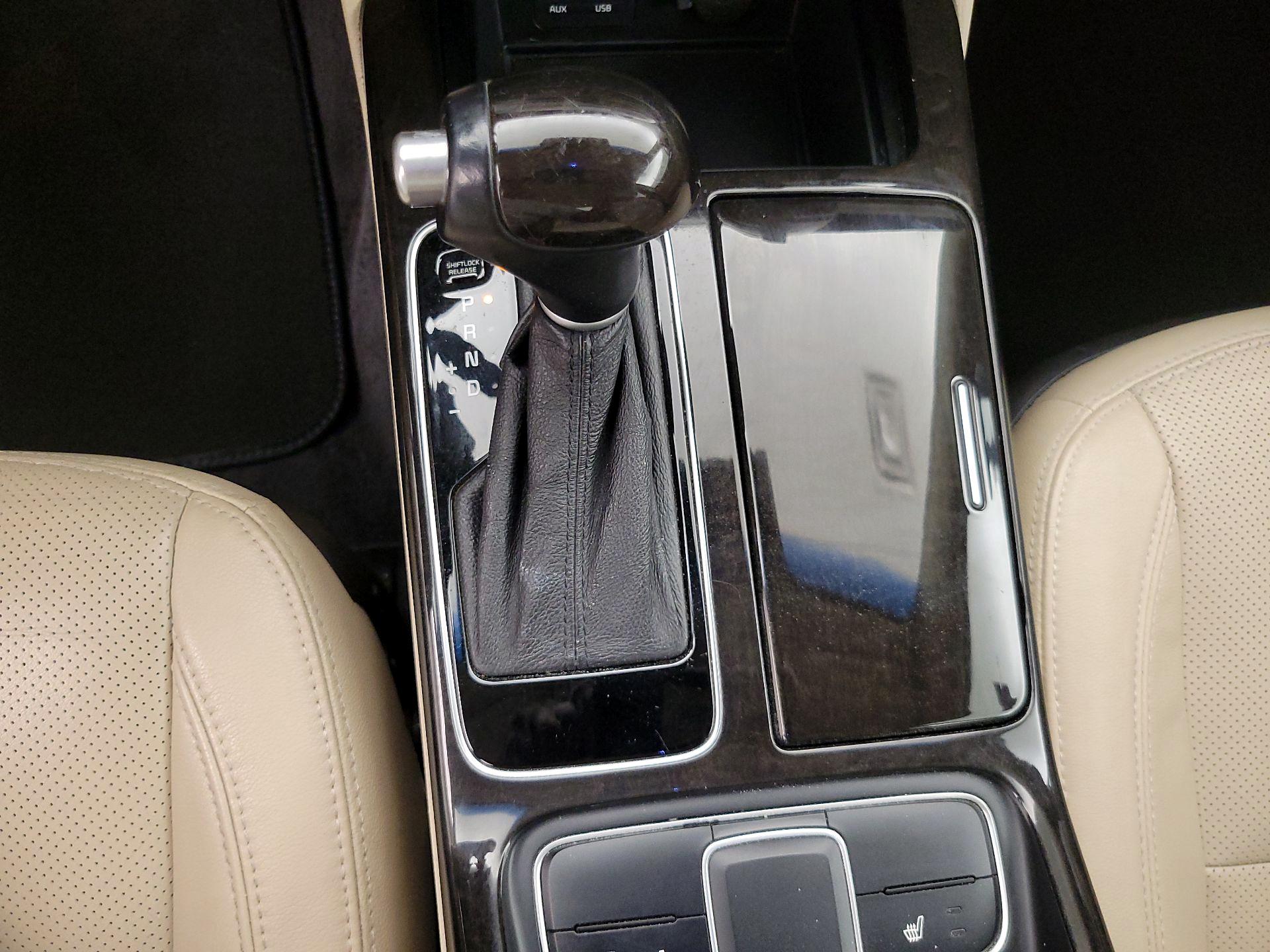 Thumbnail: 2014 Kia Cadenza - 18