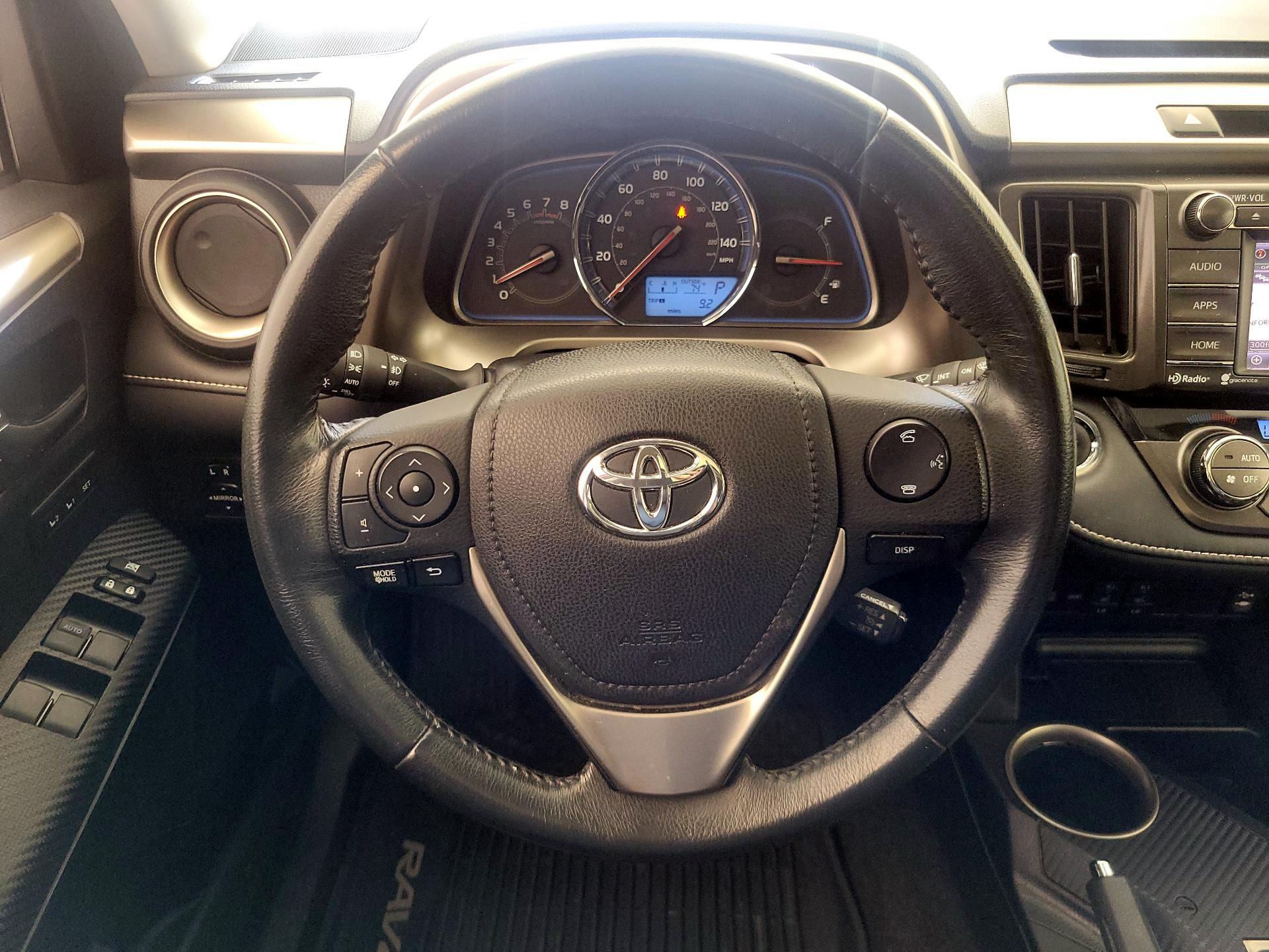 Thumbnail: 2015 Toyota RAV4 - 10