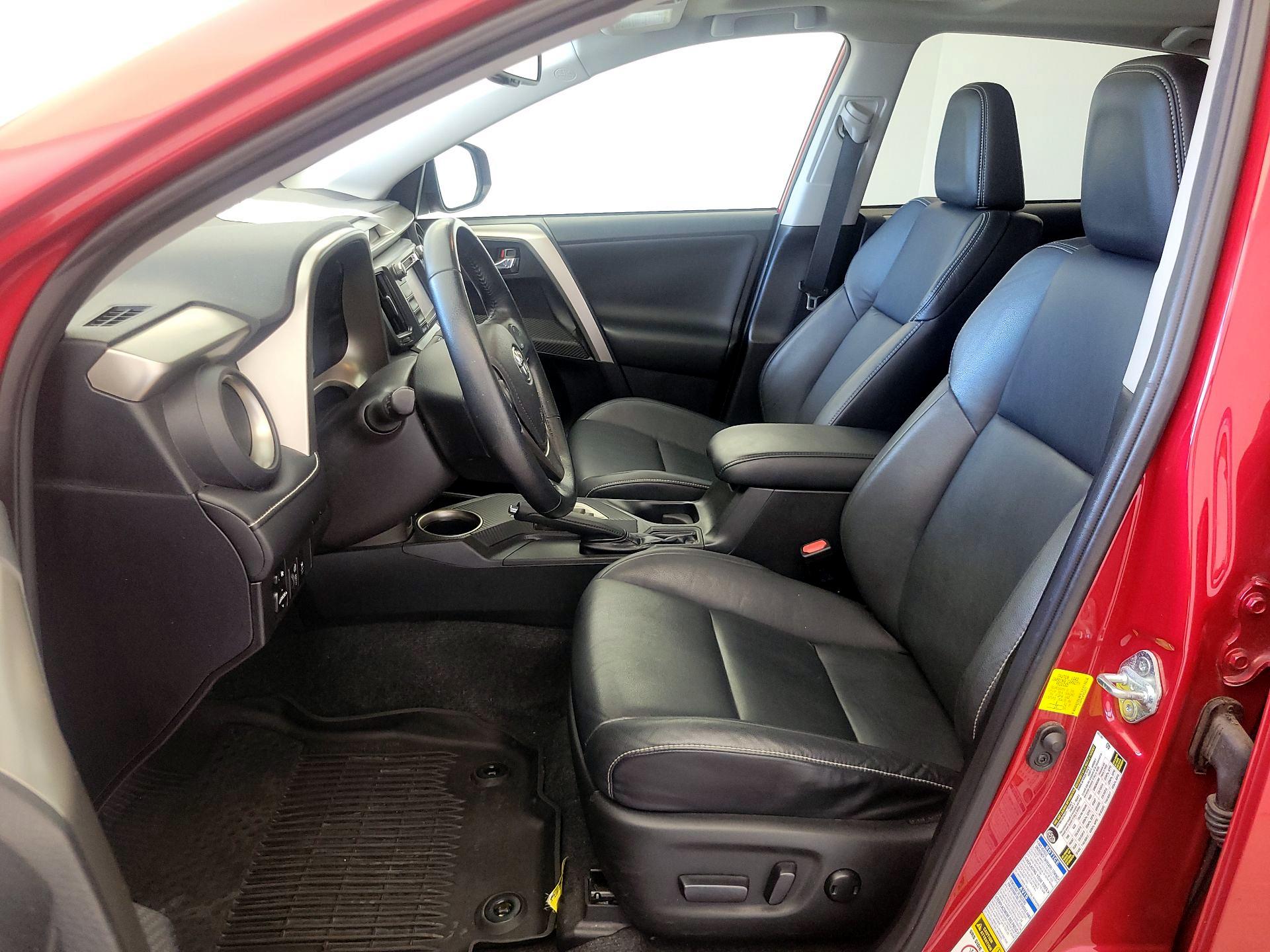 Thumbnail: 2015 Toyota RAV4 - 11