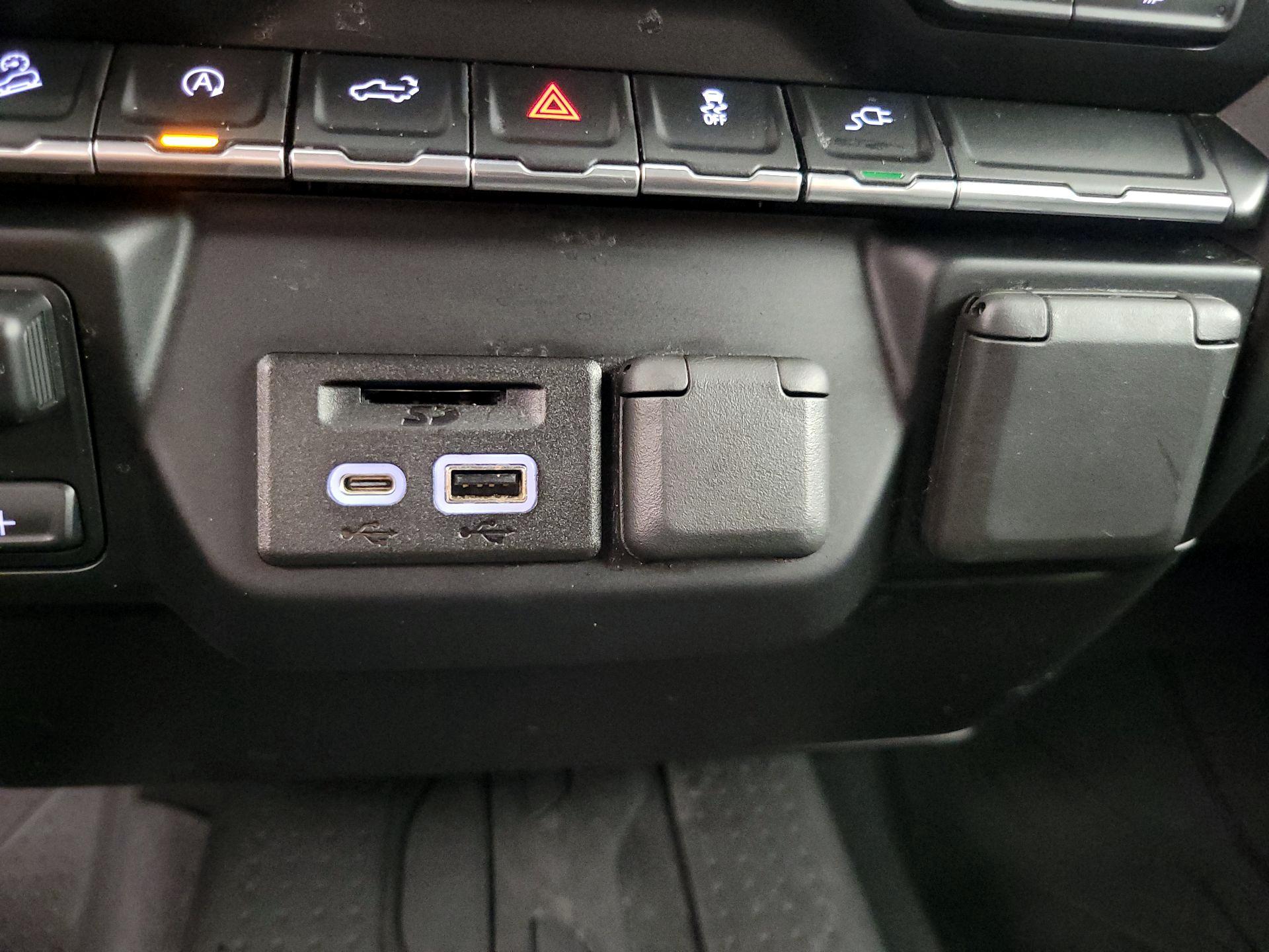 Thumbnail: 2019 Chevrolet Silverado 1500 - 18