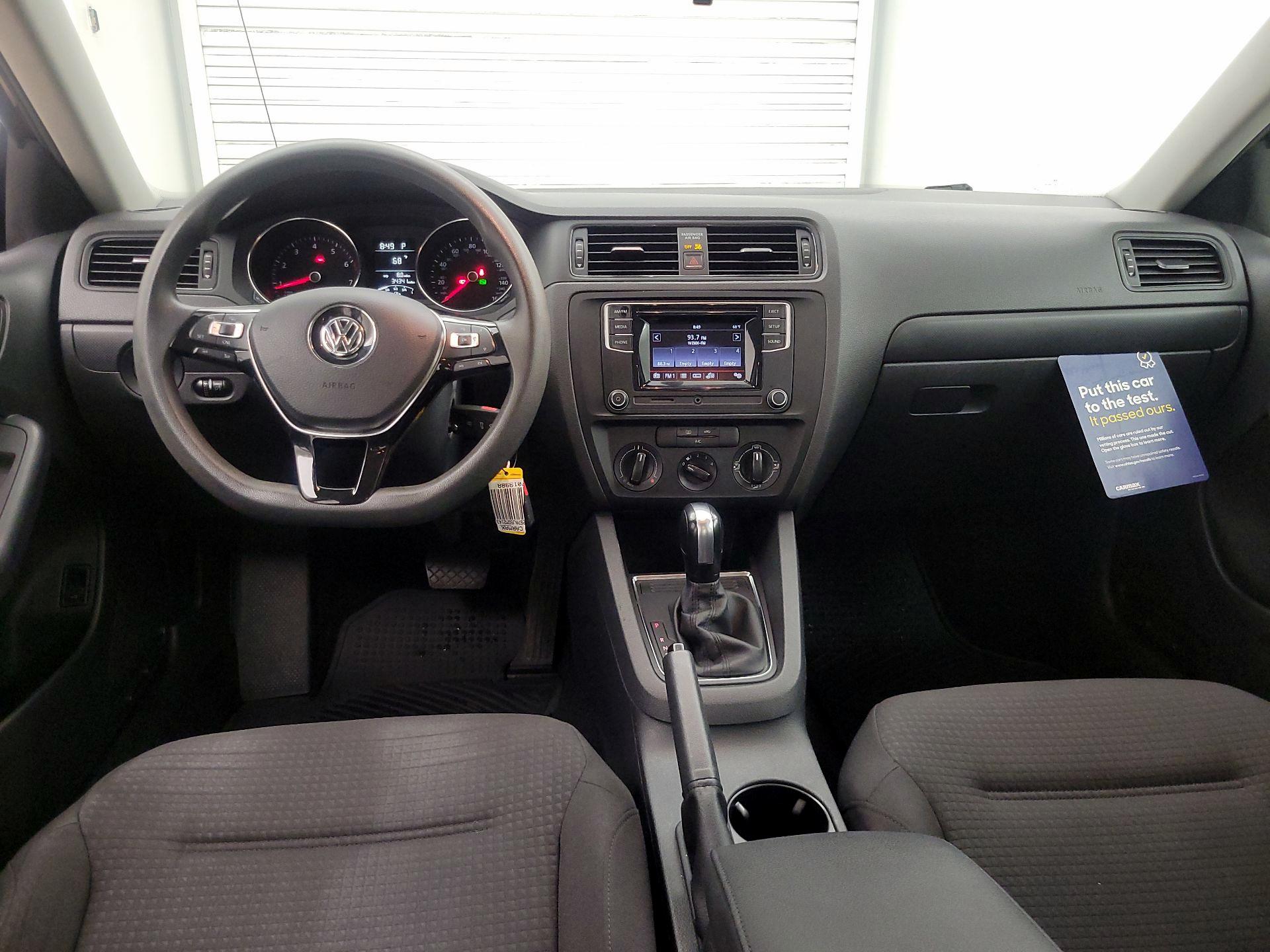 Thumbnail: 2016 Volkswagen Jetta - 9