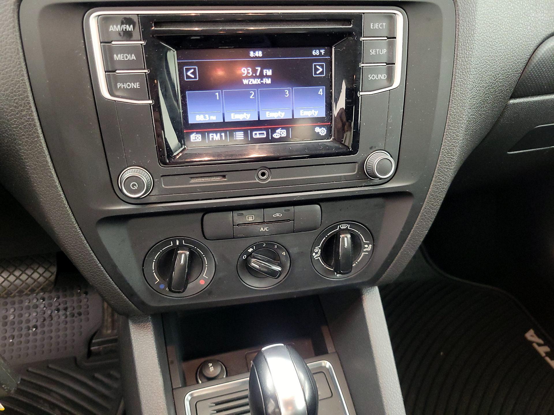 Thumbnail: 2016 Volkswagen Jetta - 14