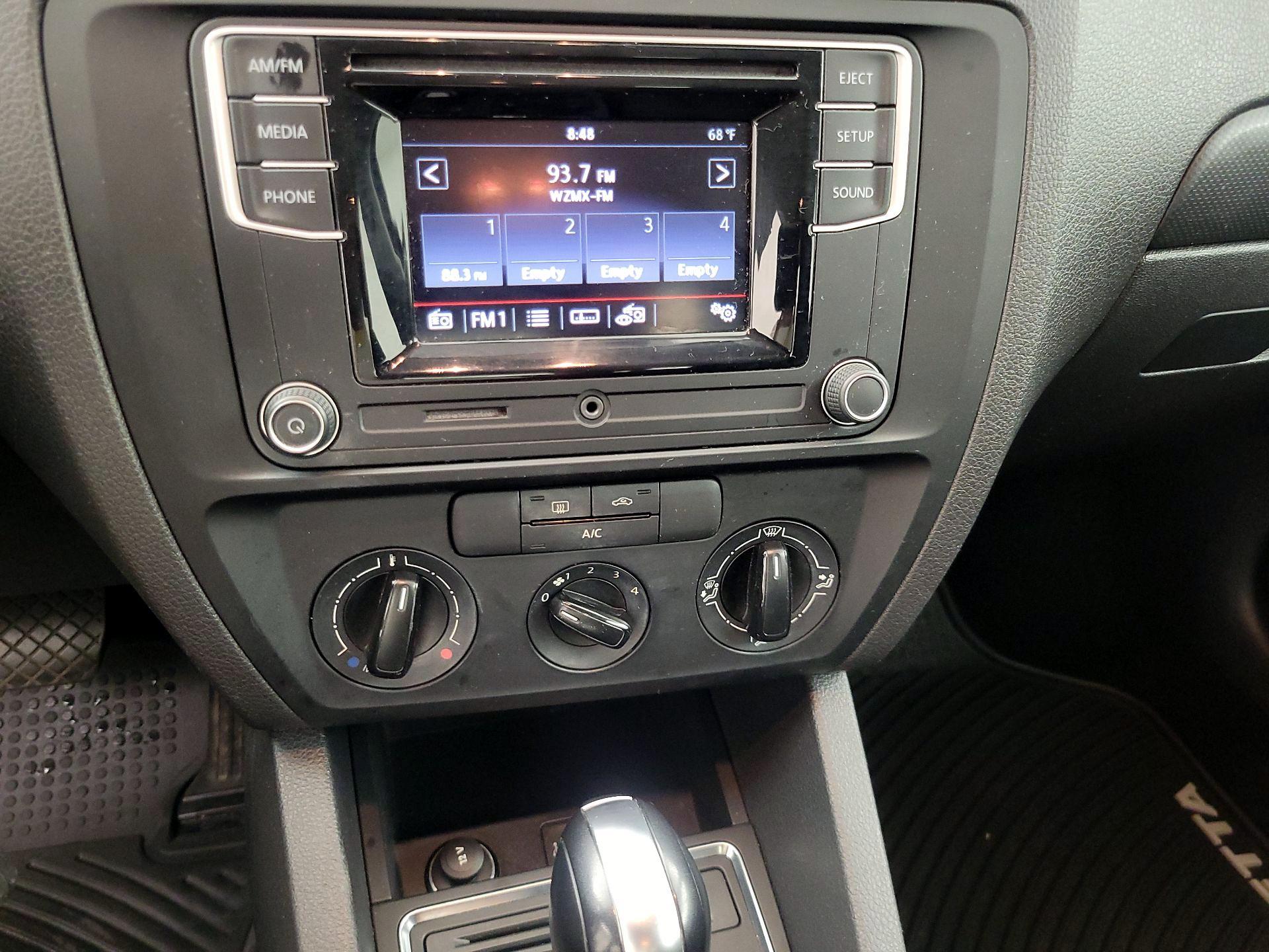 Thumbnail: 2016 Volkswagen Jetta - 15