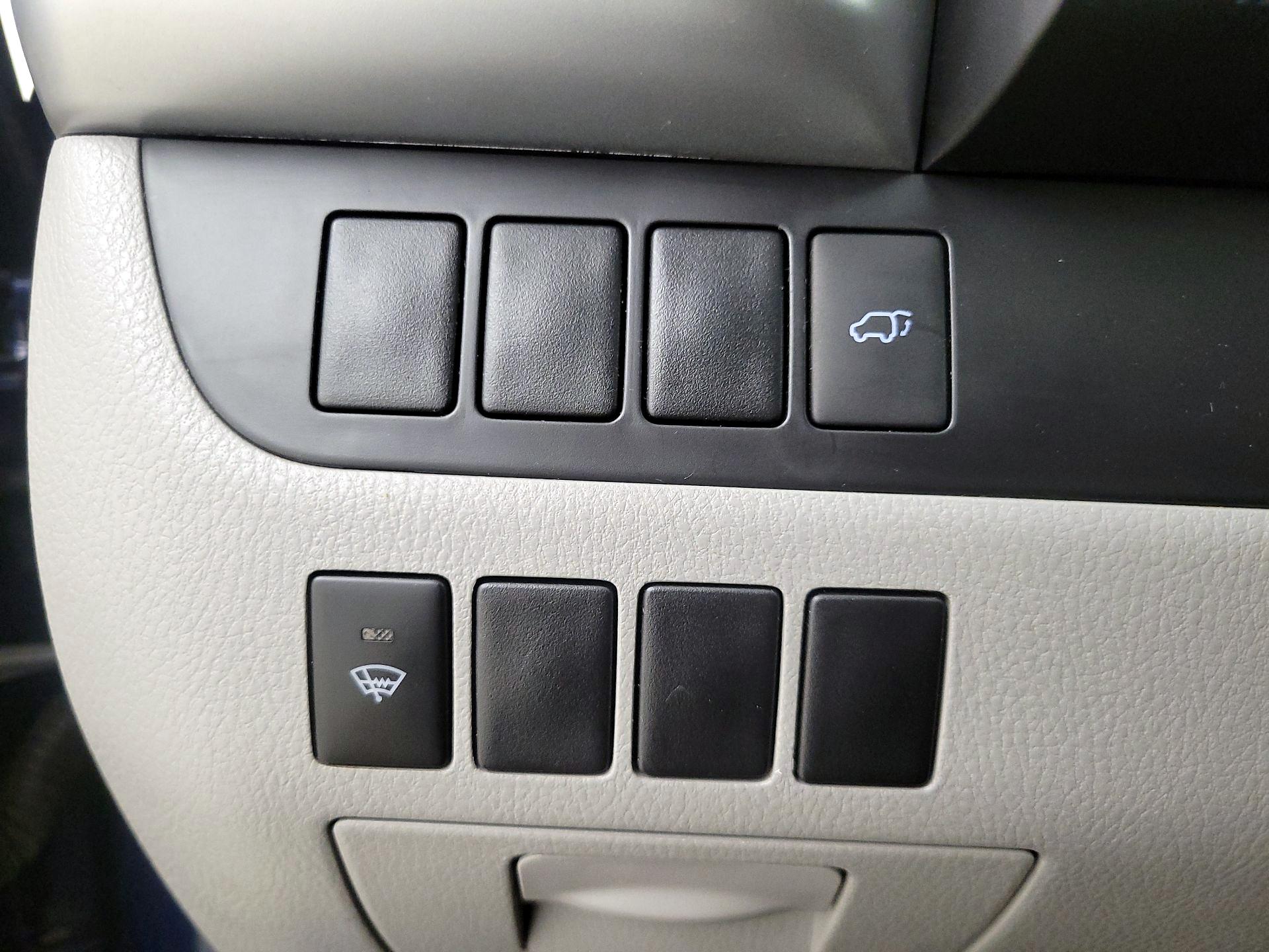 Thumbnail: 2016 Toyota Highlander - 13