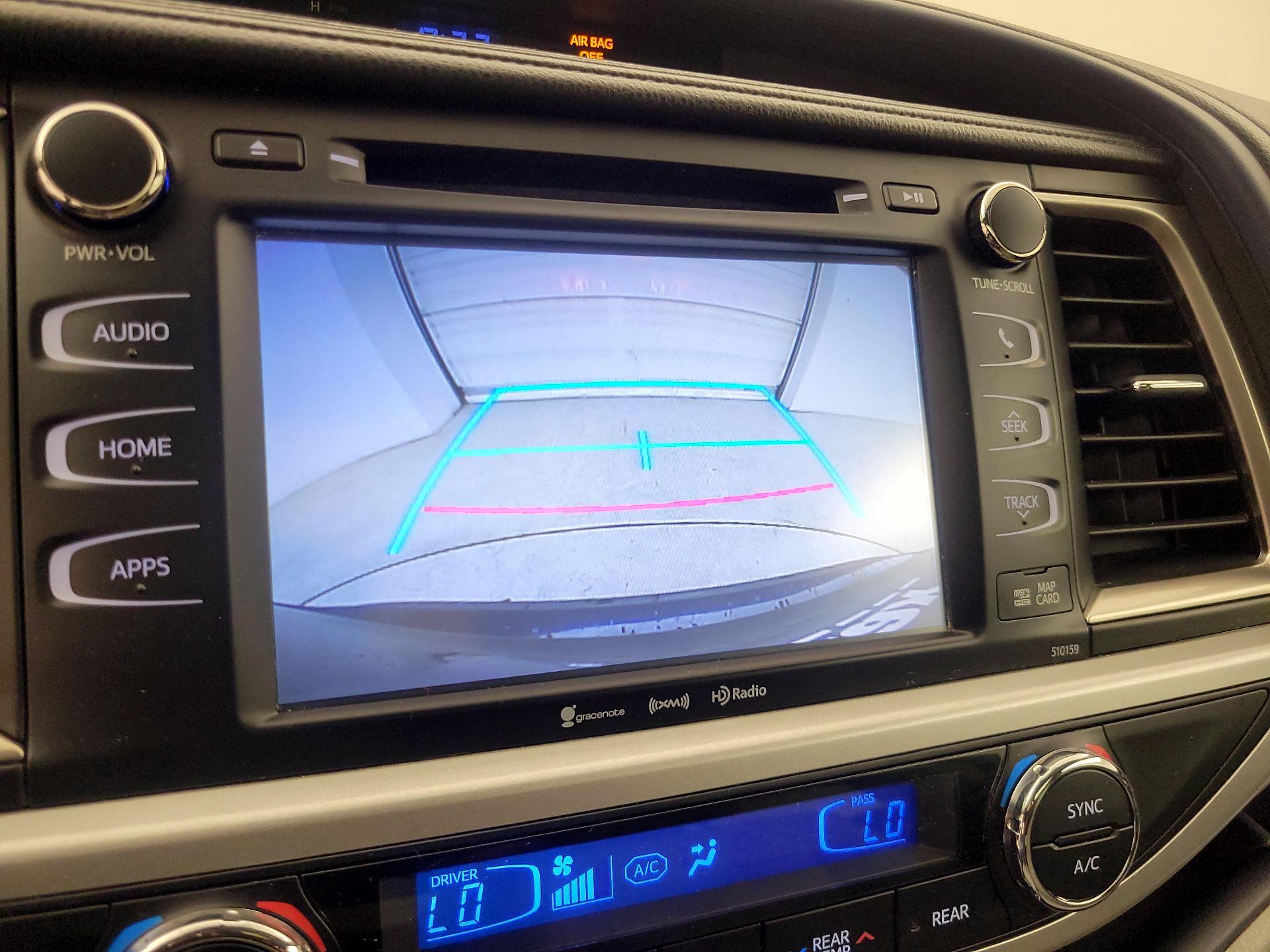 Thumbnail: 2016 Toyota Highlander - 14