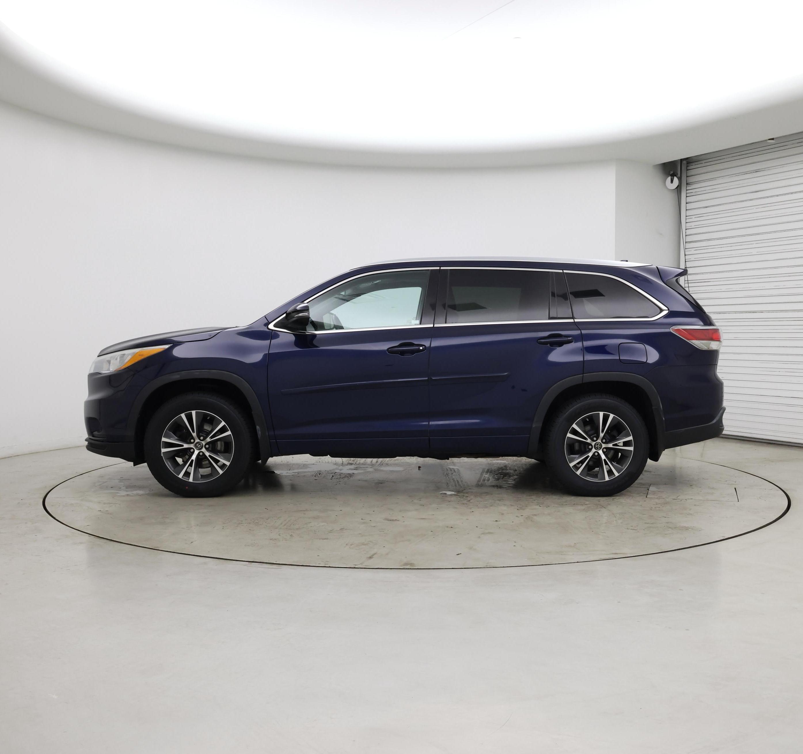 Thumbnail: 2016 Toyota Highlander - 3