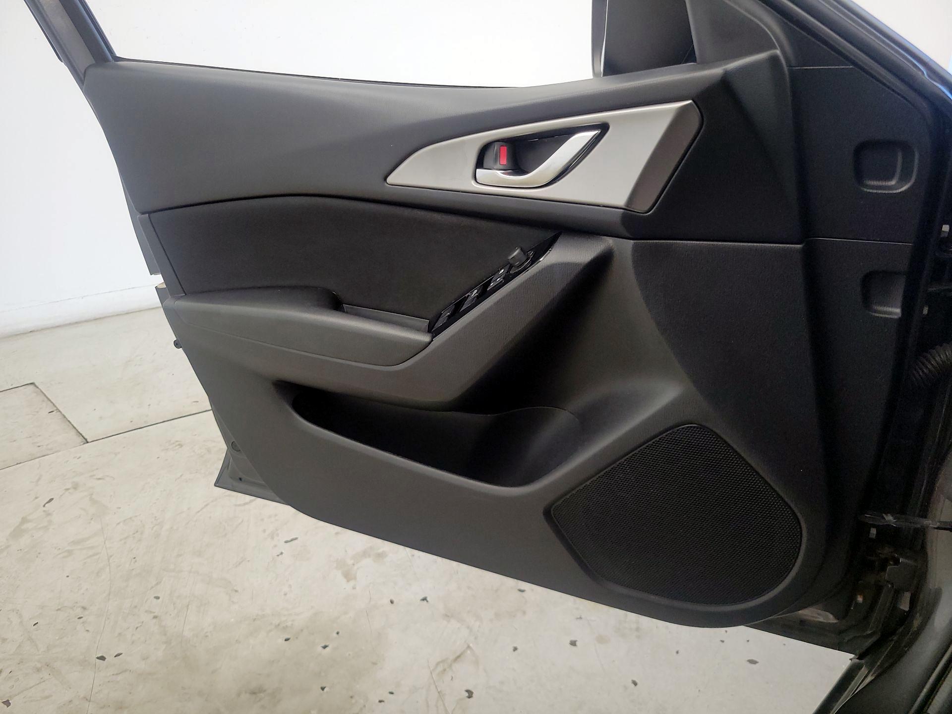 Thumbnail: 2018 Mazda Mazda3 - 12