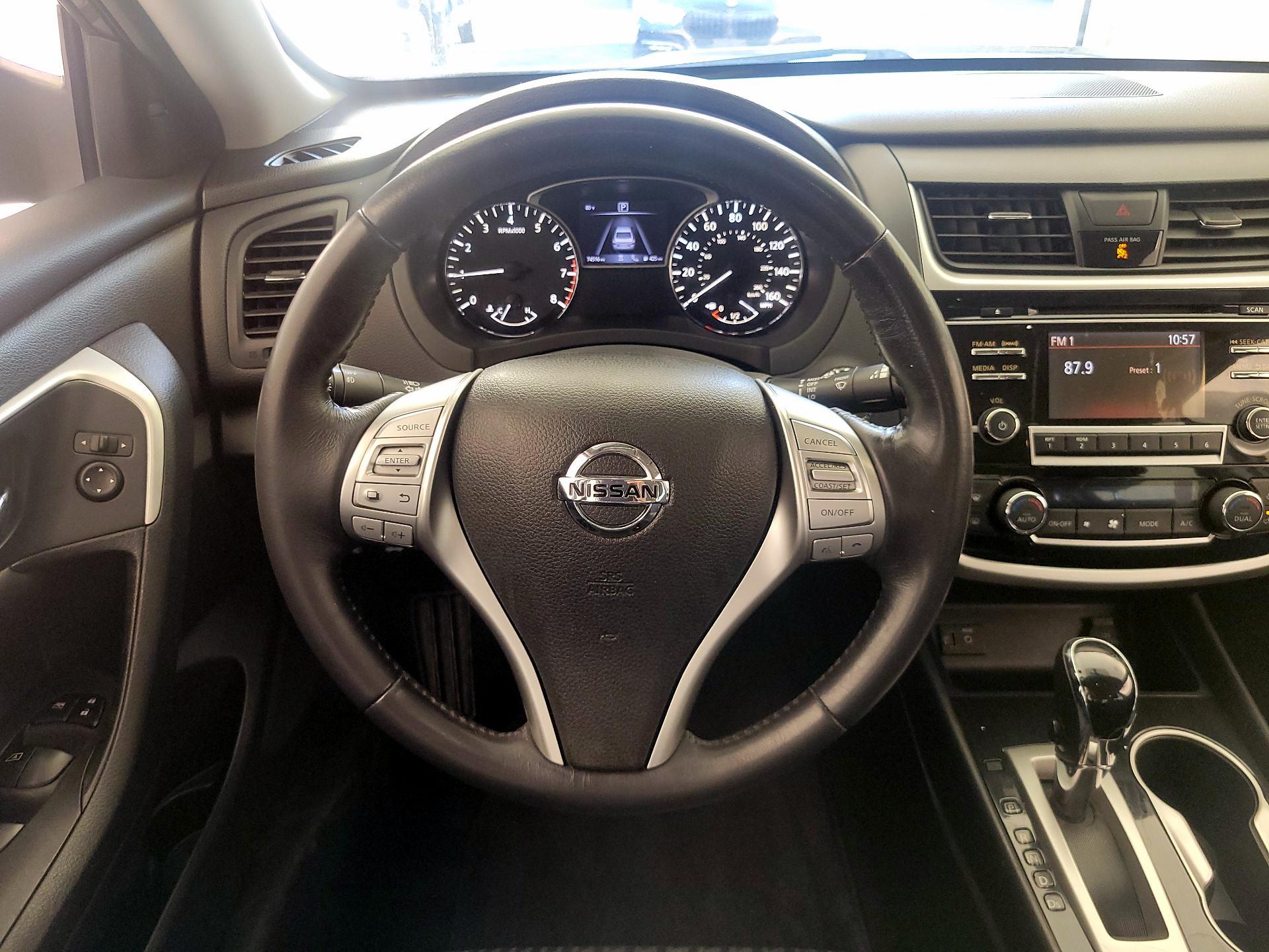 Thumbnail: 2018 Nissan Altima - 10