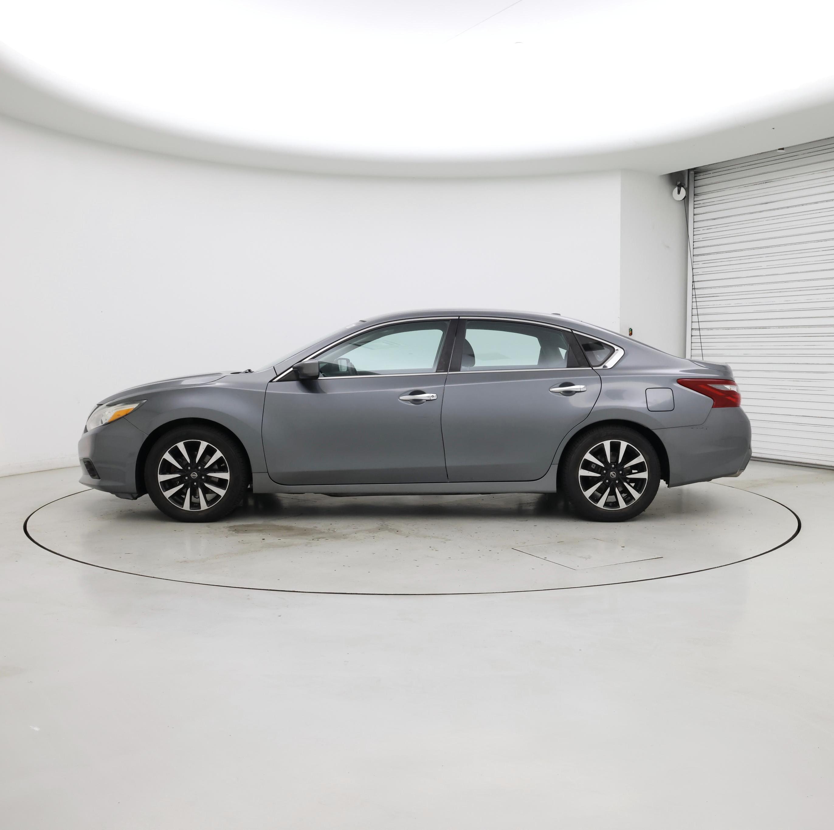Thumbnail: 2018 Nissan Altima - 3