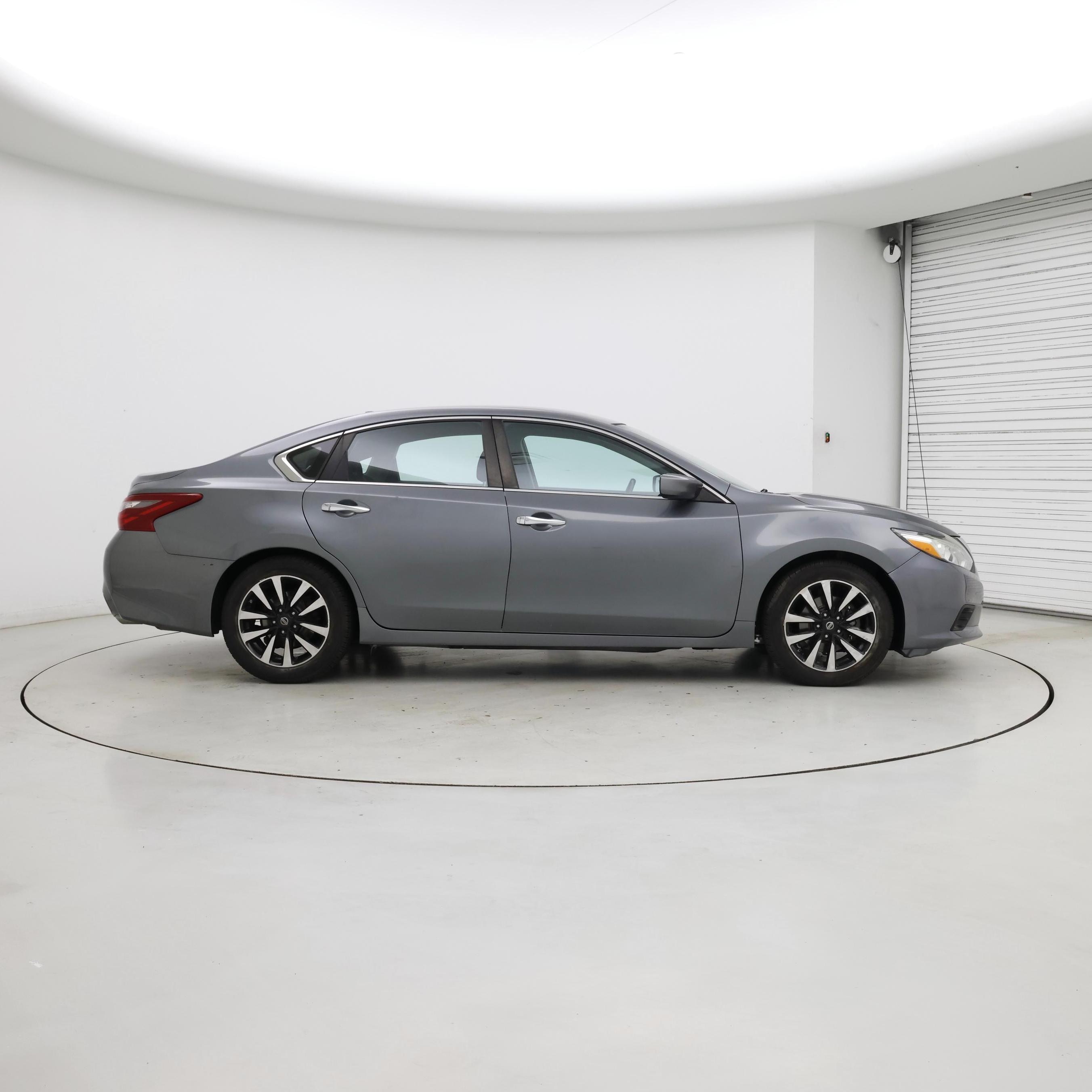 Thumbnail: 2018 Nissan Altima - 7