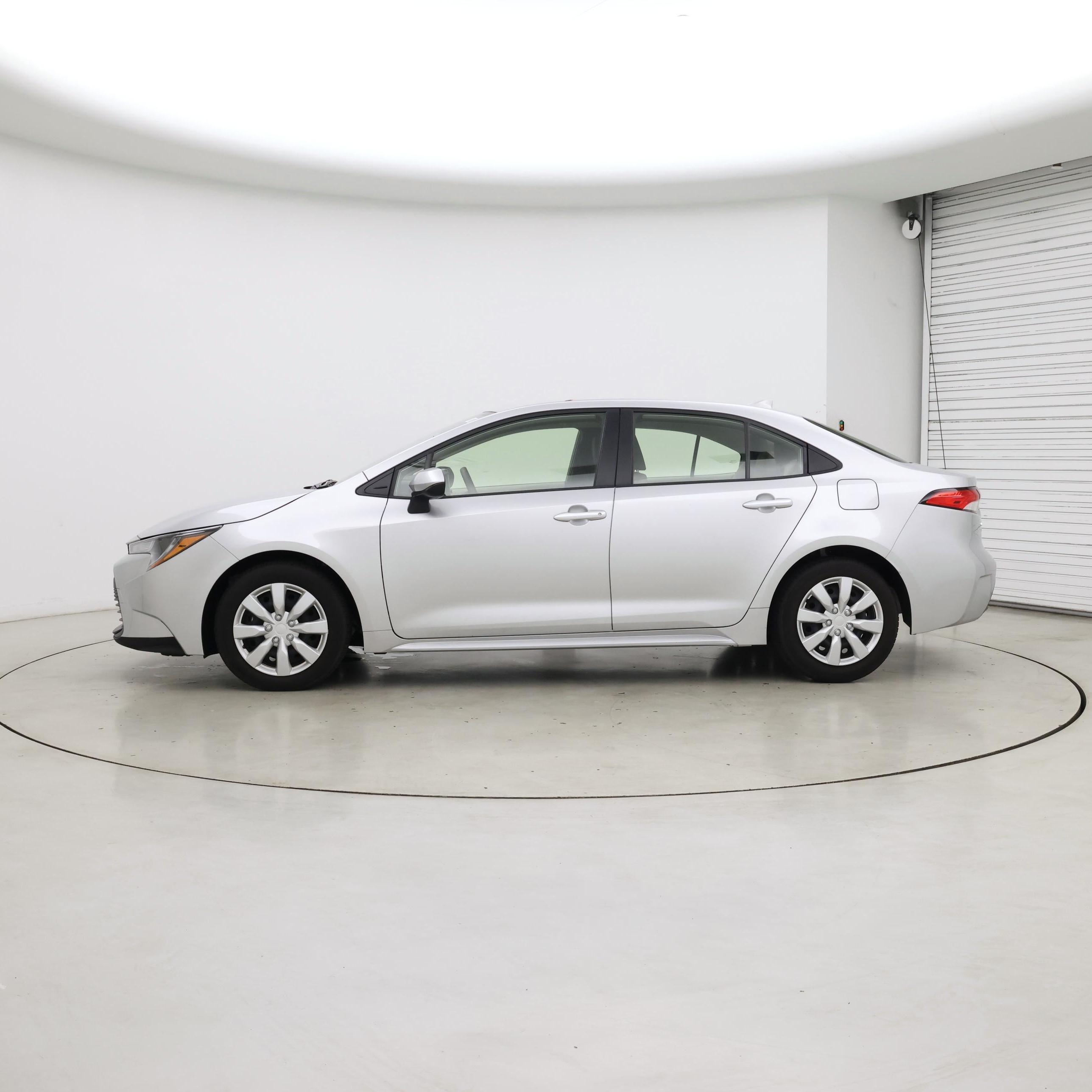 Thumbnail: 2024 Toyota Corolla - 3