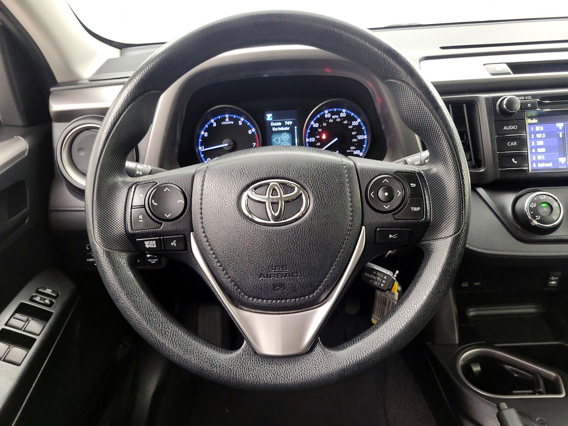Thumbnail: 2017 Toyota RAV4 - 10