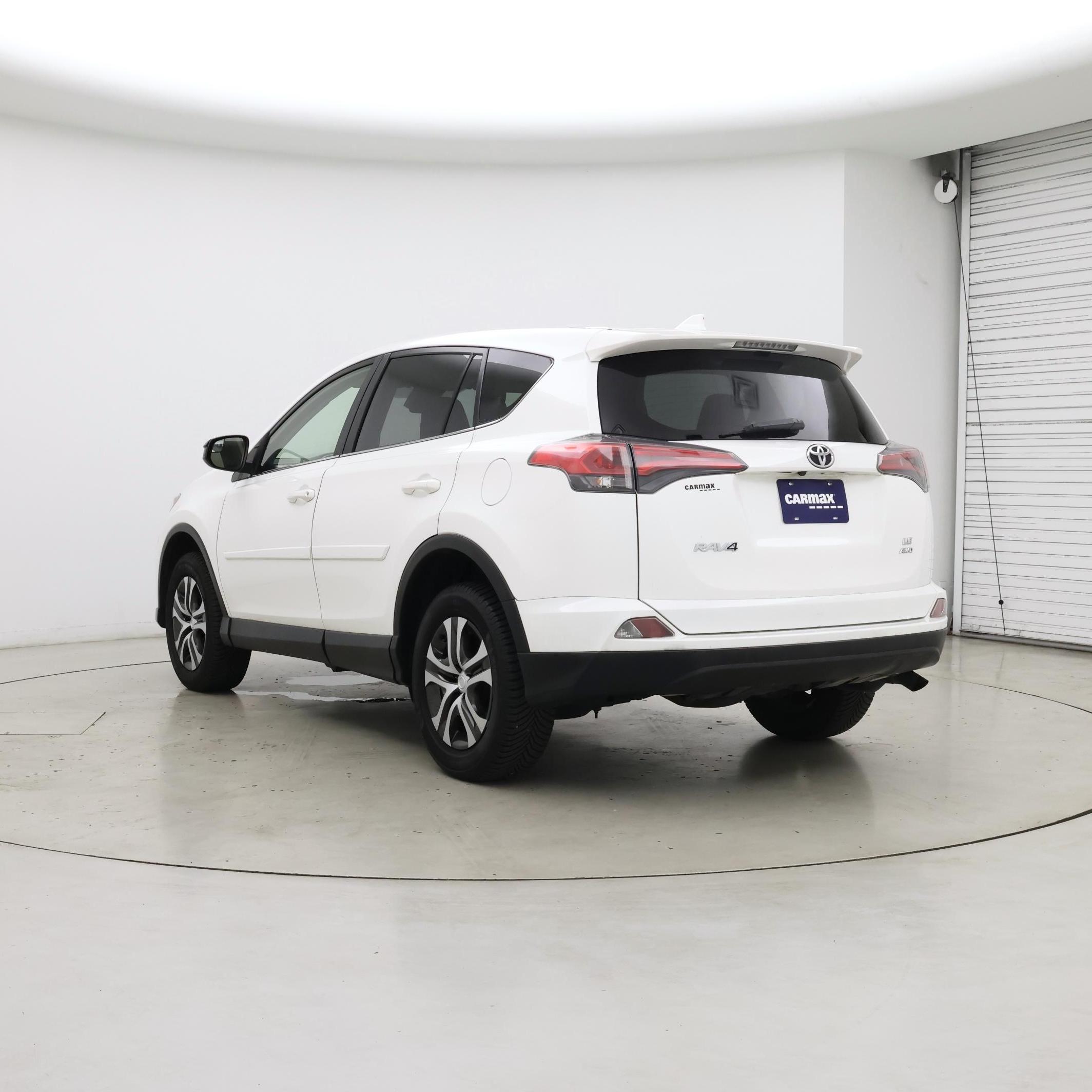 Thumbnail: 2017 Toyota RAV4 - 2