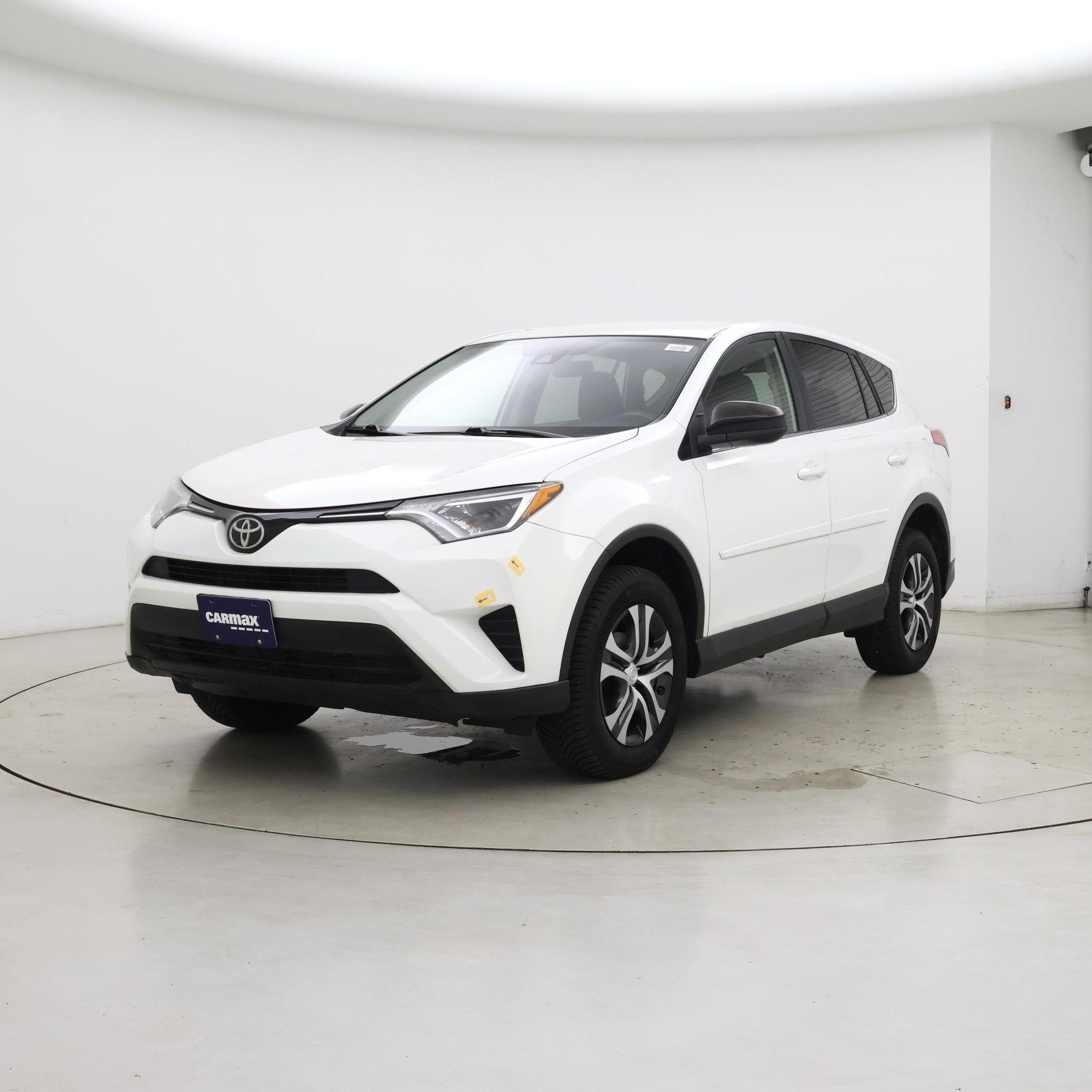 Thumbnail: 2017 Toyota RAV4 - 4
