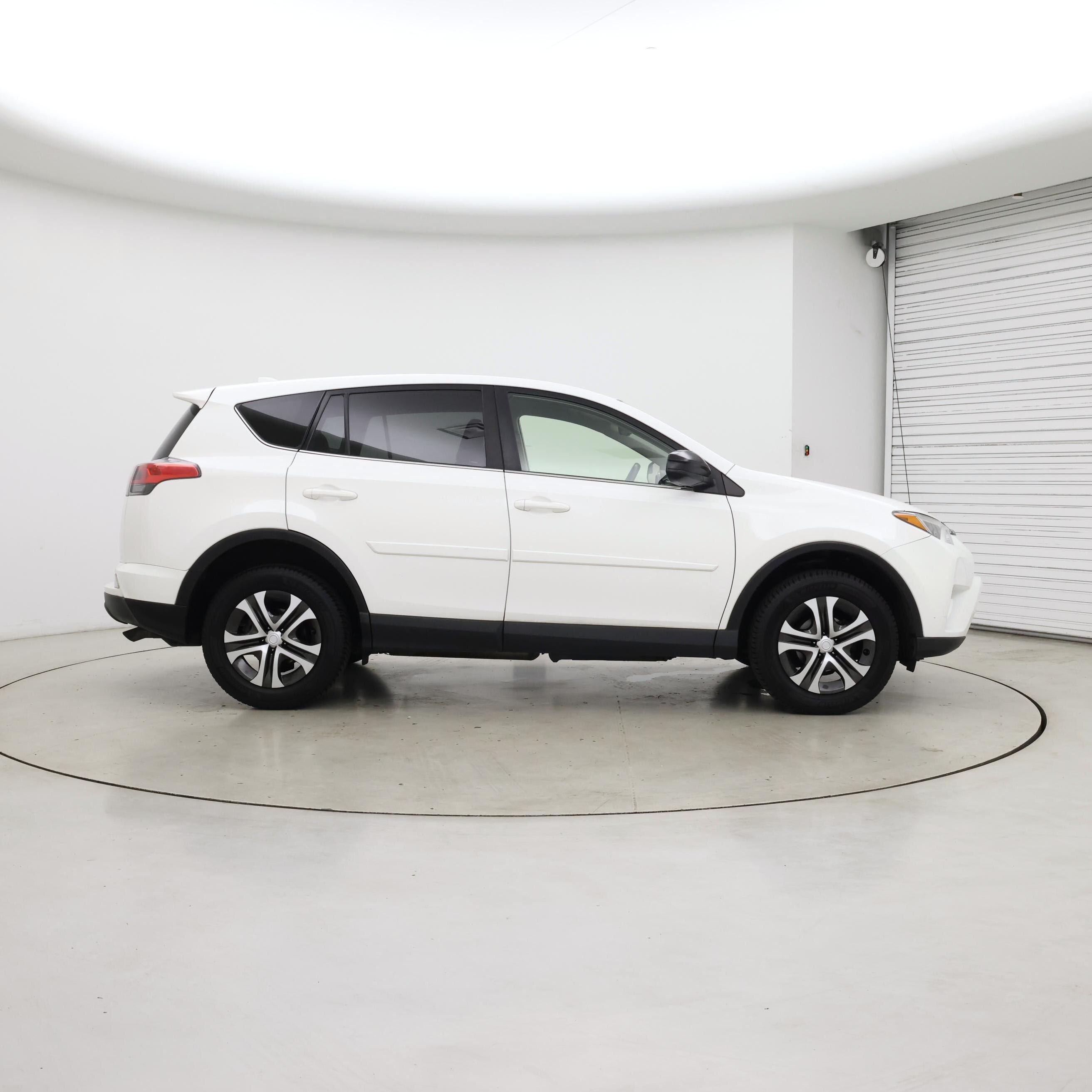 Thumbnail: 2017 Toyota RAV4 - 7
