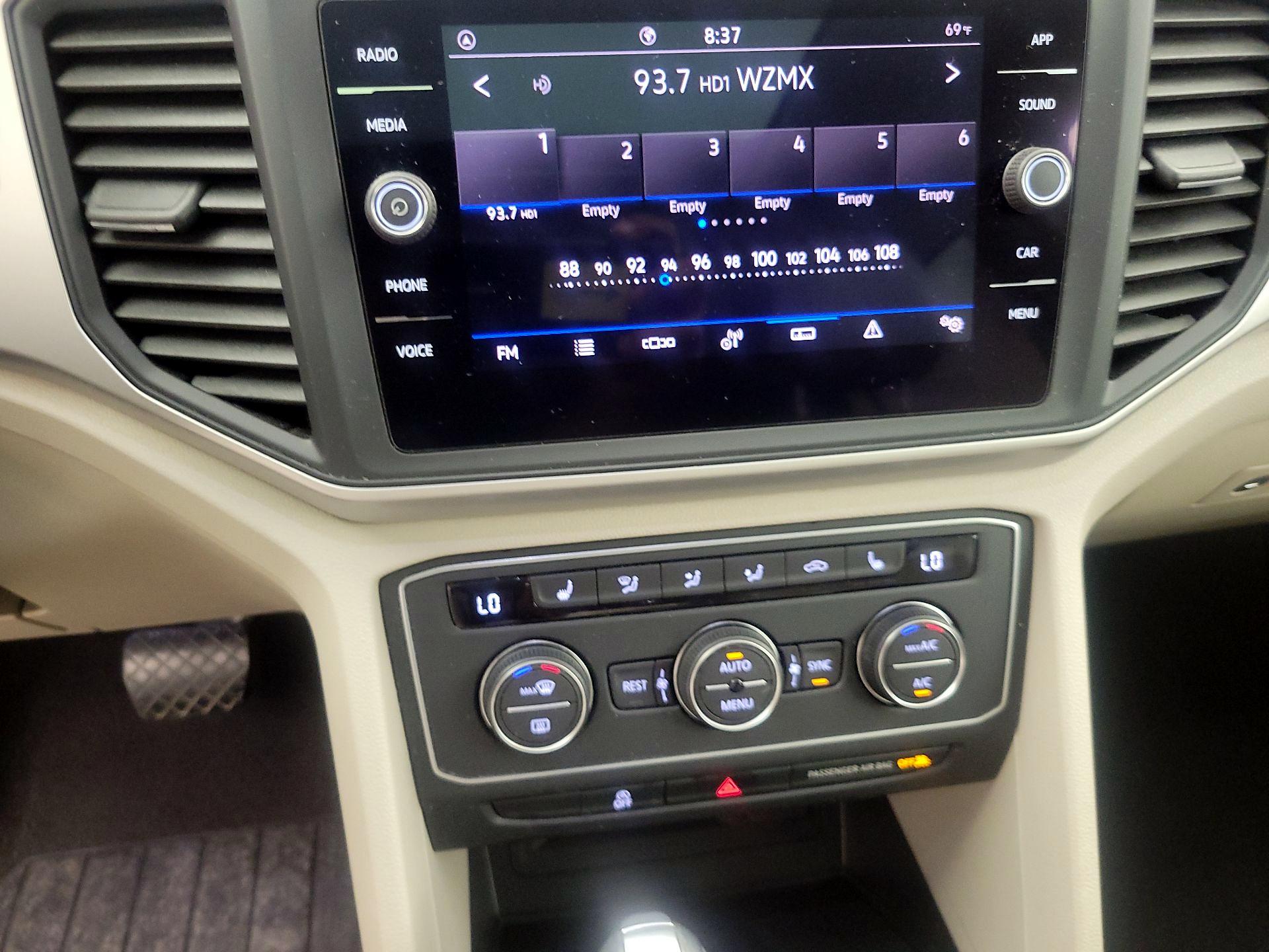 Thumbnail: 2021 Volkswagen Atlas - 15