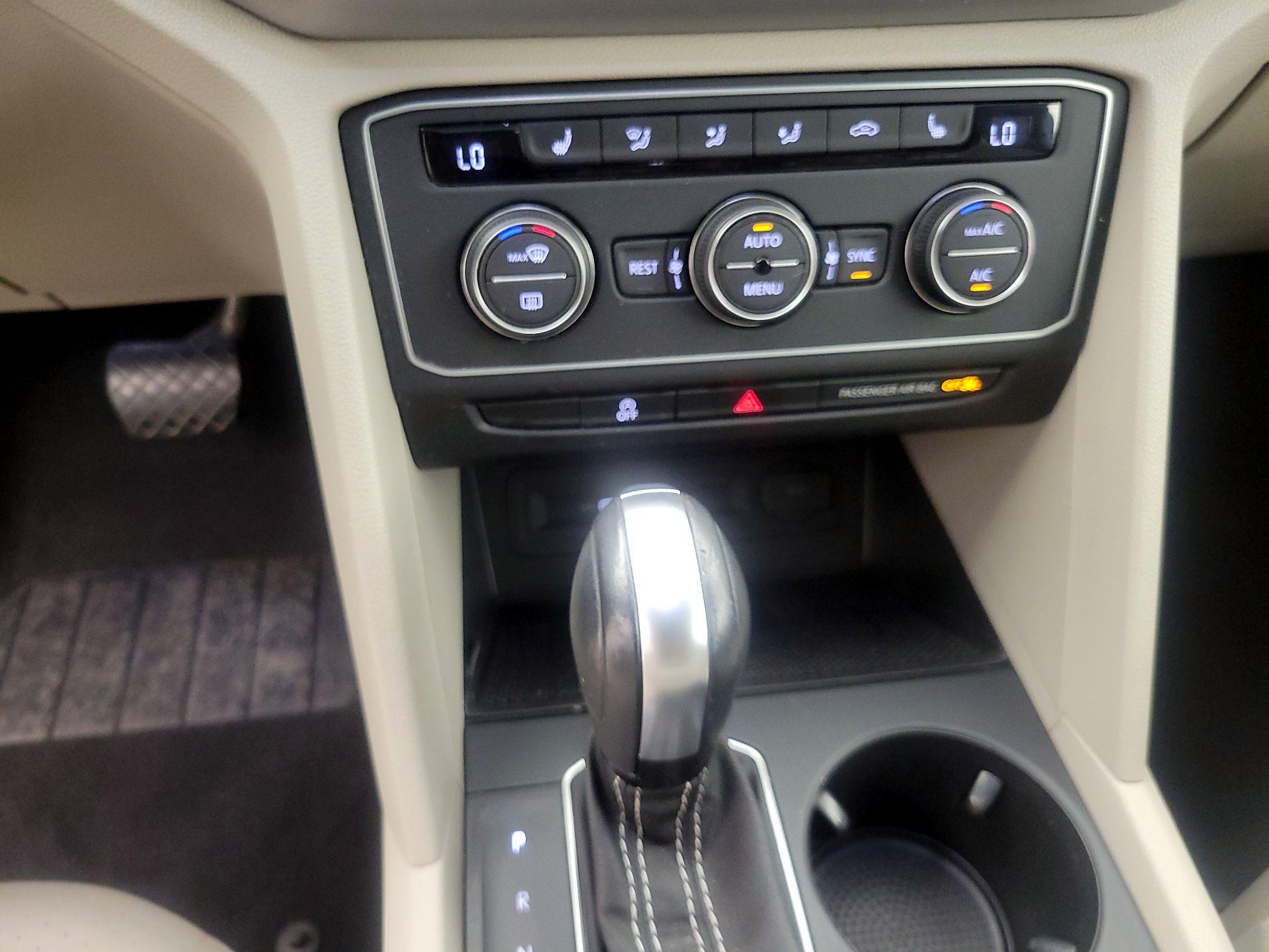 Thumbnail: 2021 Volkswagen Atlas - 16