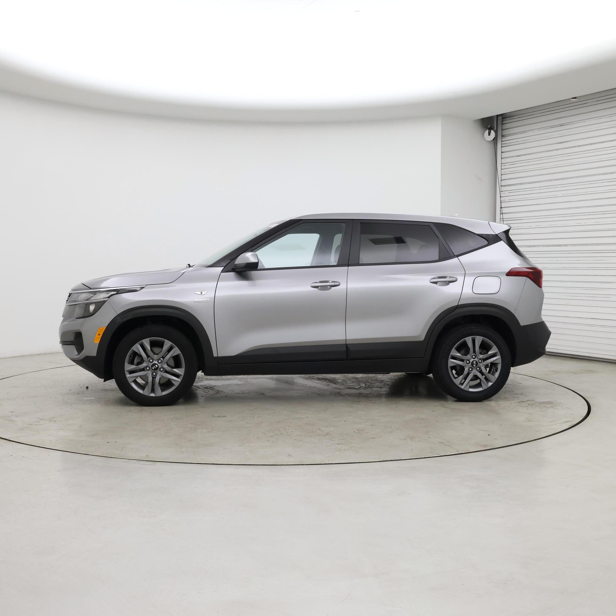 Thumbnail: 2021 Kia Seltos - 3