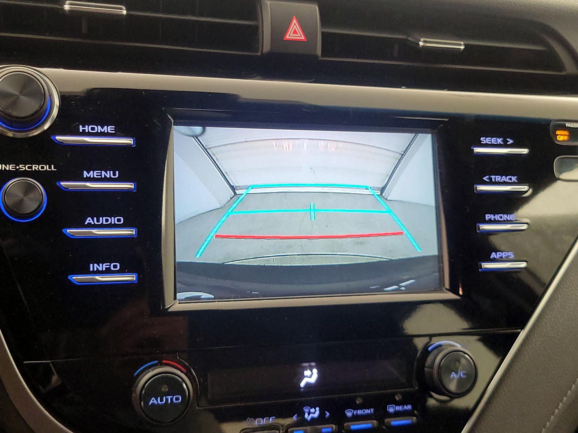 Thumbnail: 2018 Toyota Camry - 14