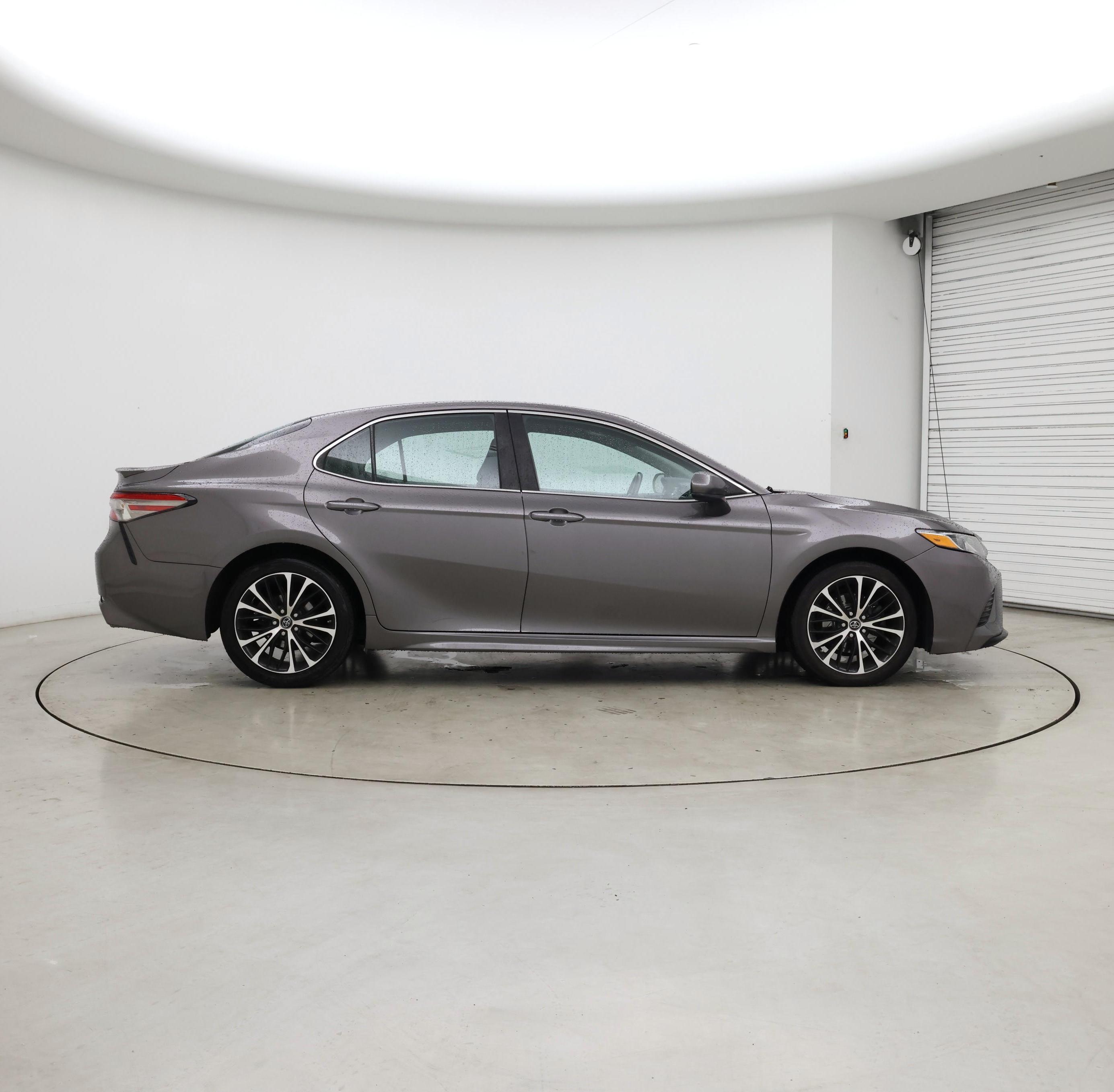 Thumbnail: 2018 Toyota Camry - 7