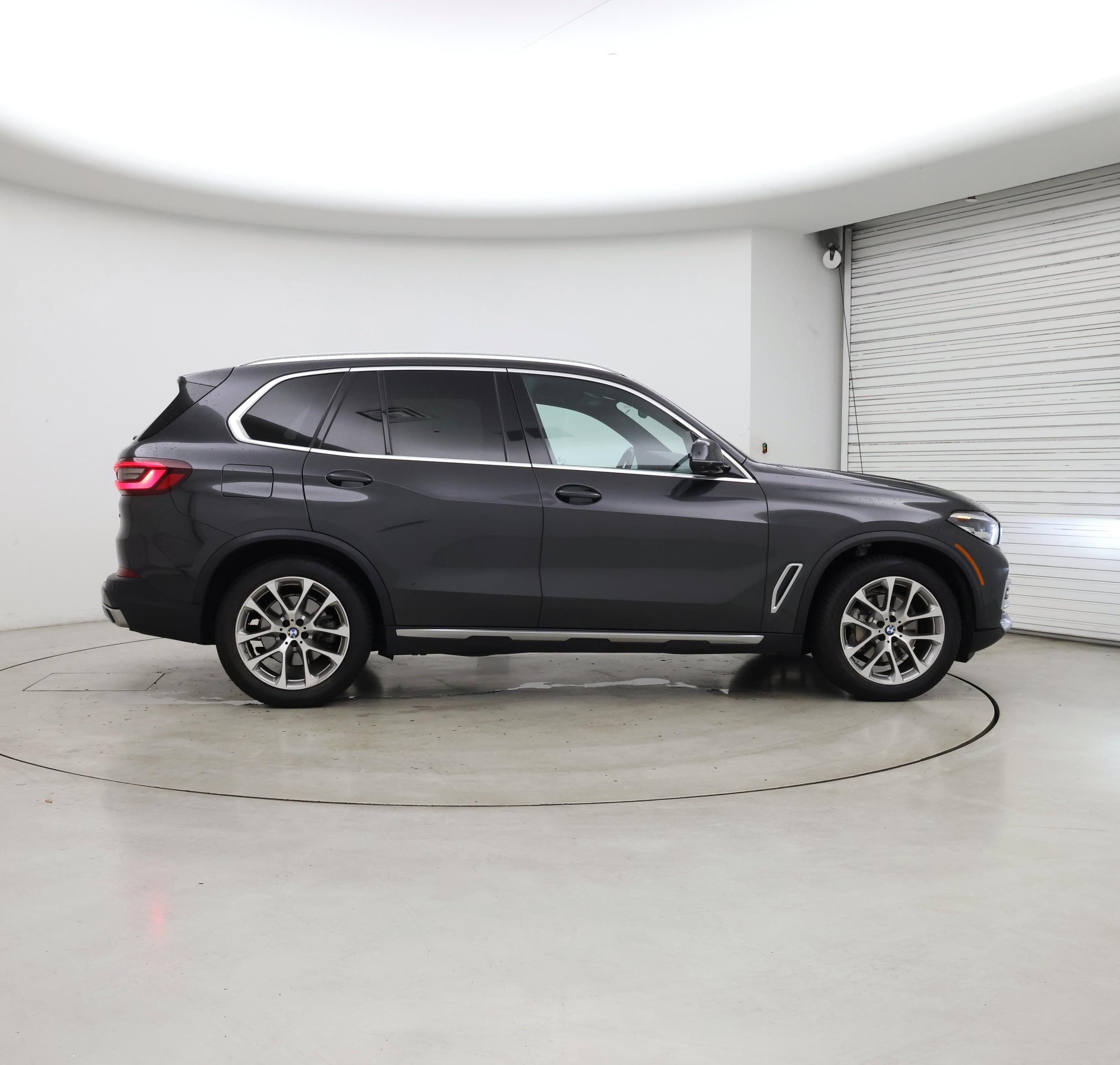 Thumbnail: 2021 BMW X5 - 7