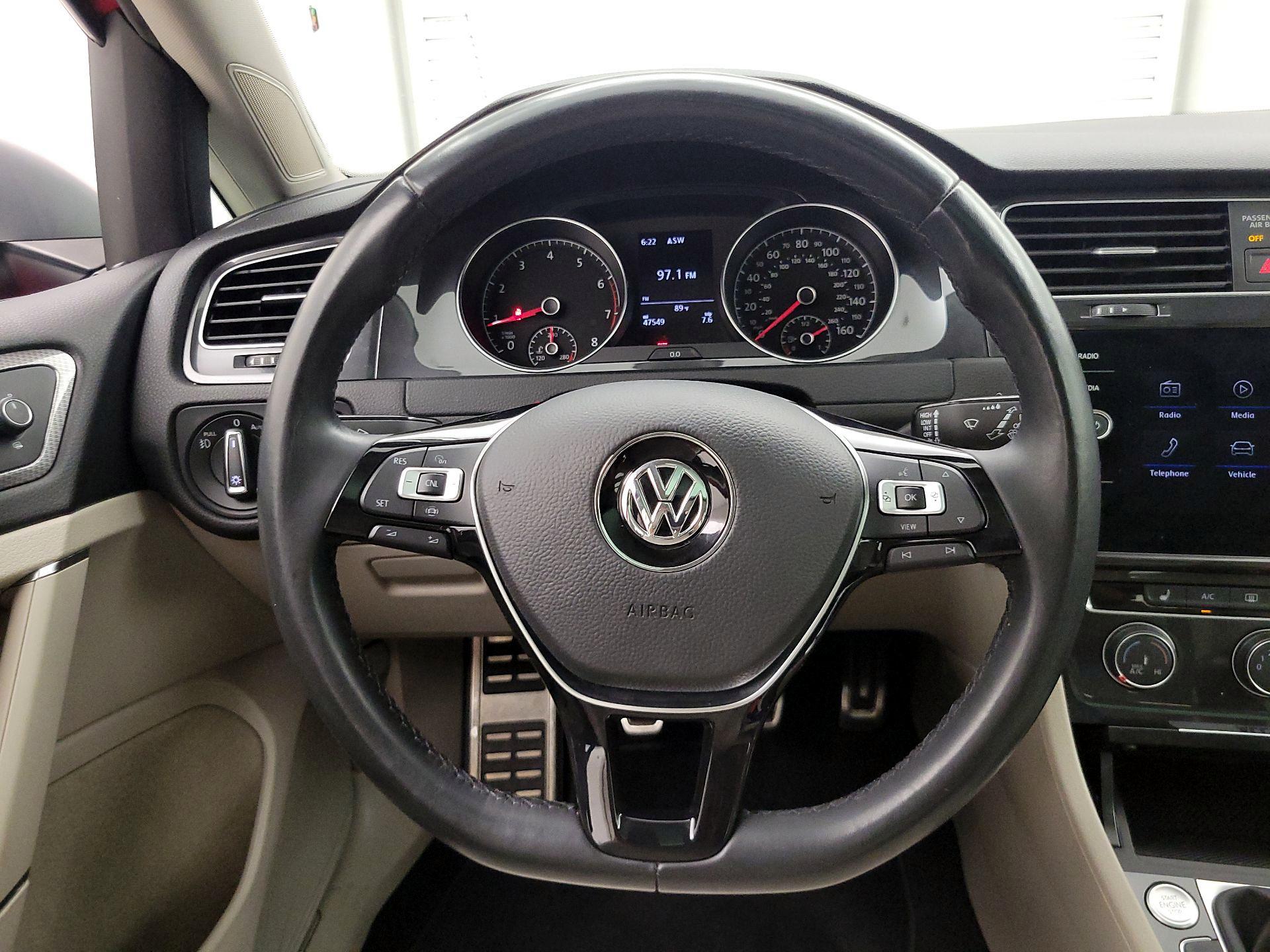 Thumbnail: 2019 Volkswagen Golf - 10