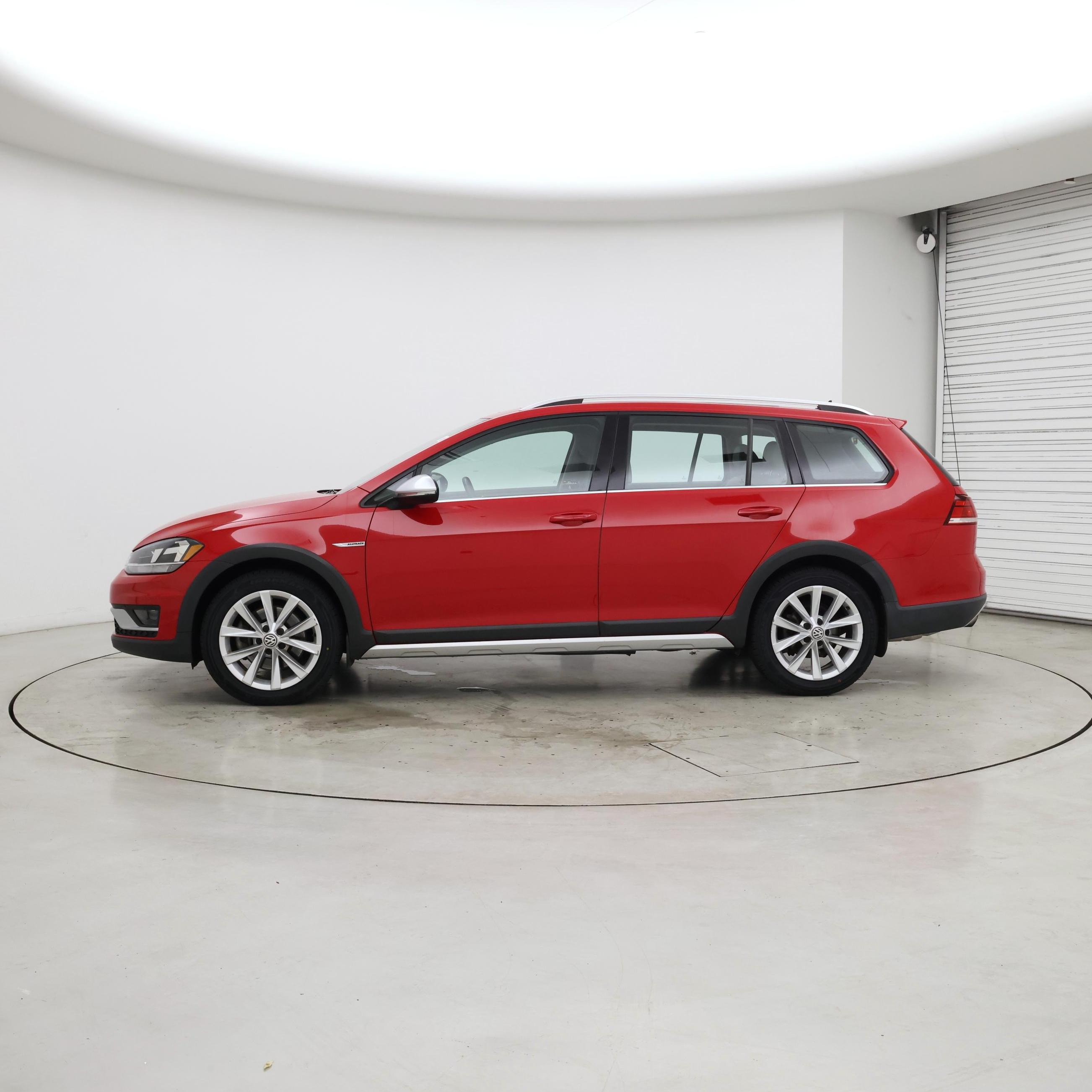 Thumbnail: 2019 Volkswagen Golf - 3