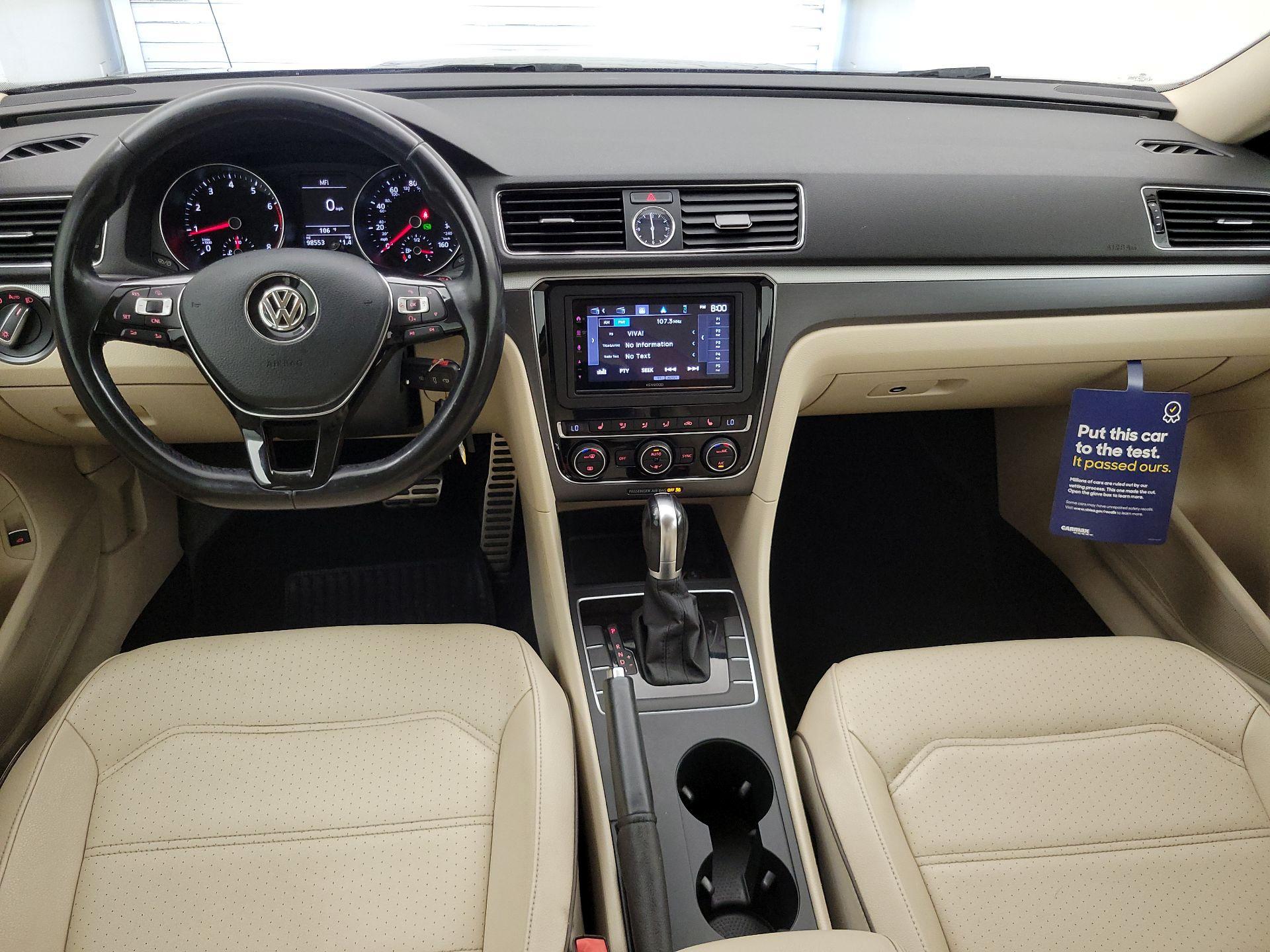 Thumbnail: 2017 Volkswagen Passat - 9