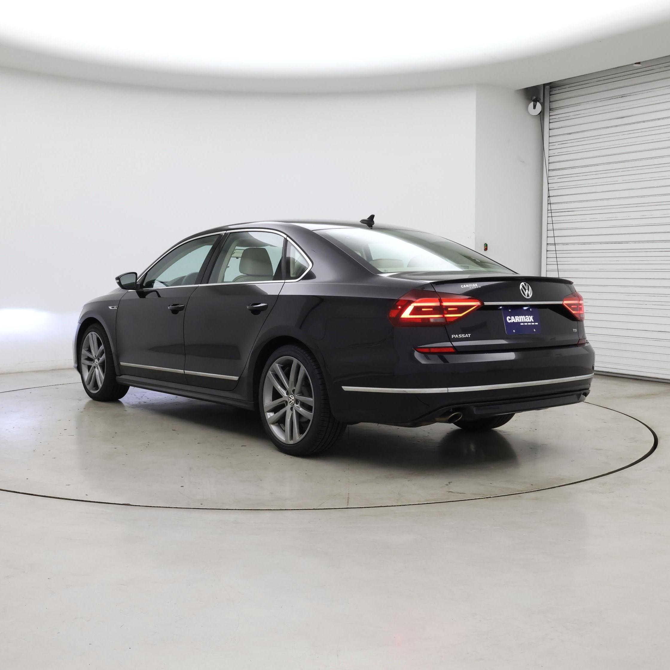 Thumbnail: 2017 Volkswagen Passat - 2