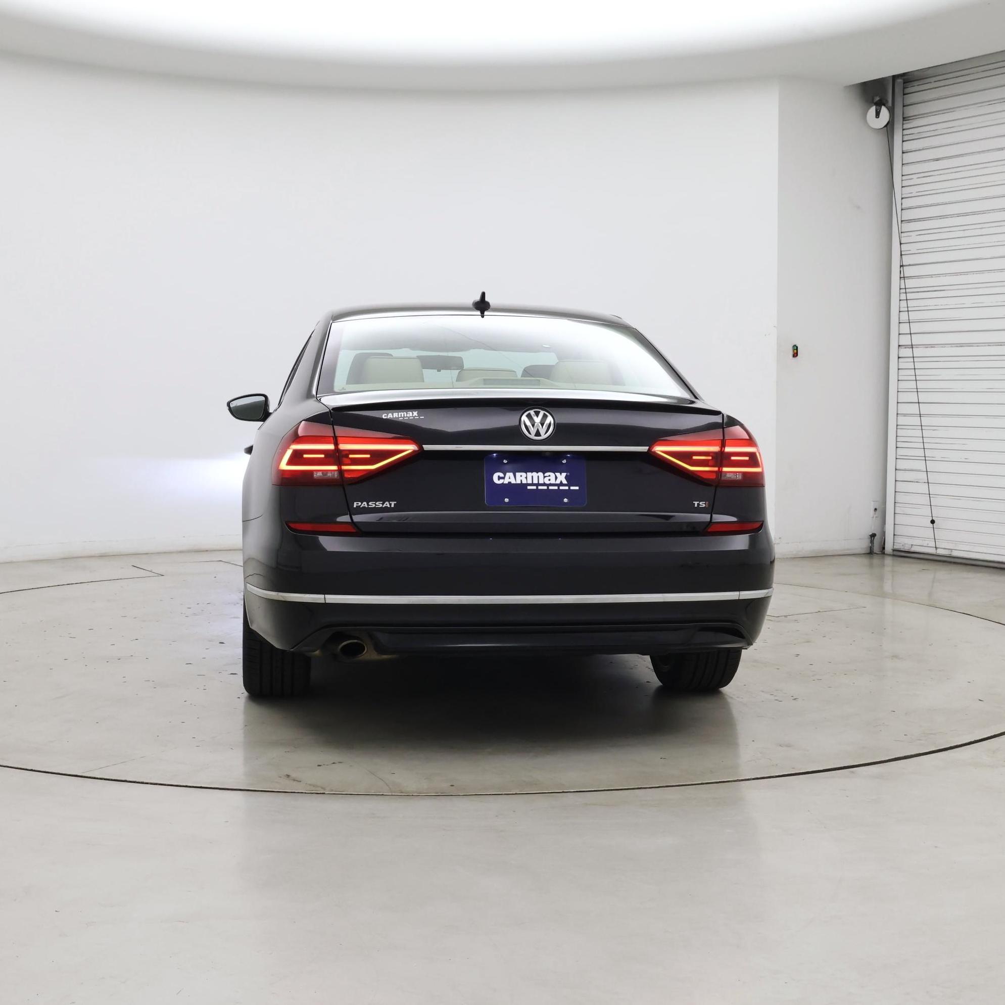 Thumbnail: 2017 Volkswagen Passat - 6