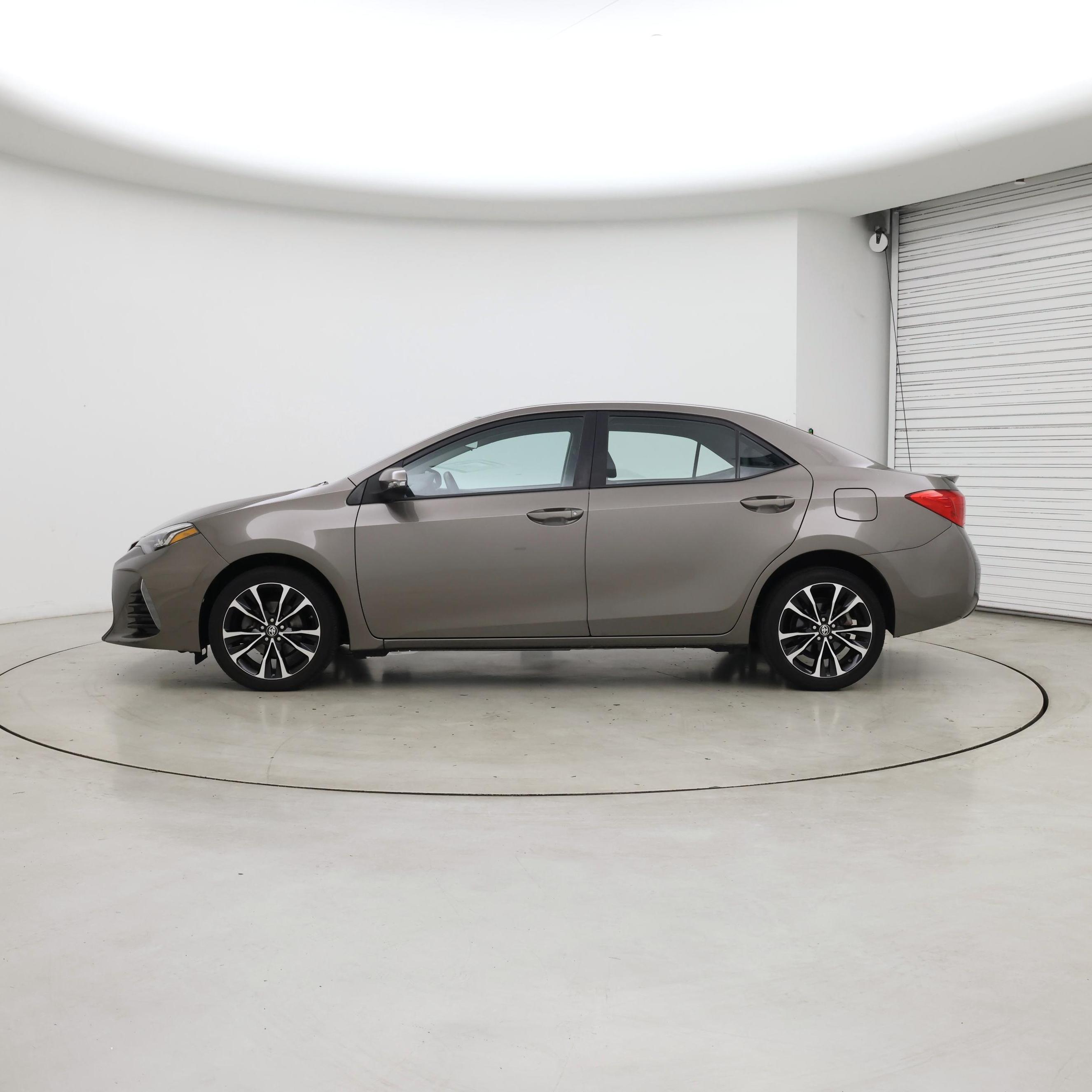 Thumbnail: 2018 Toyota Corolla - 3