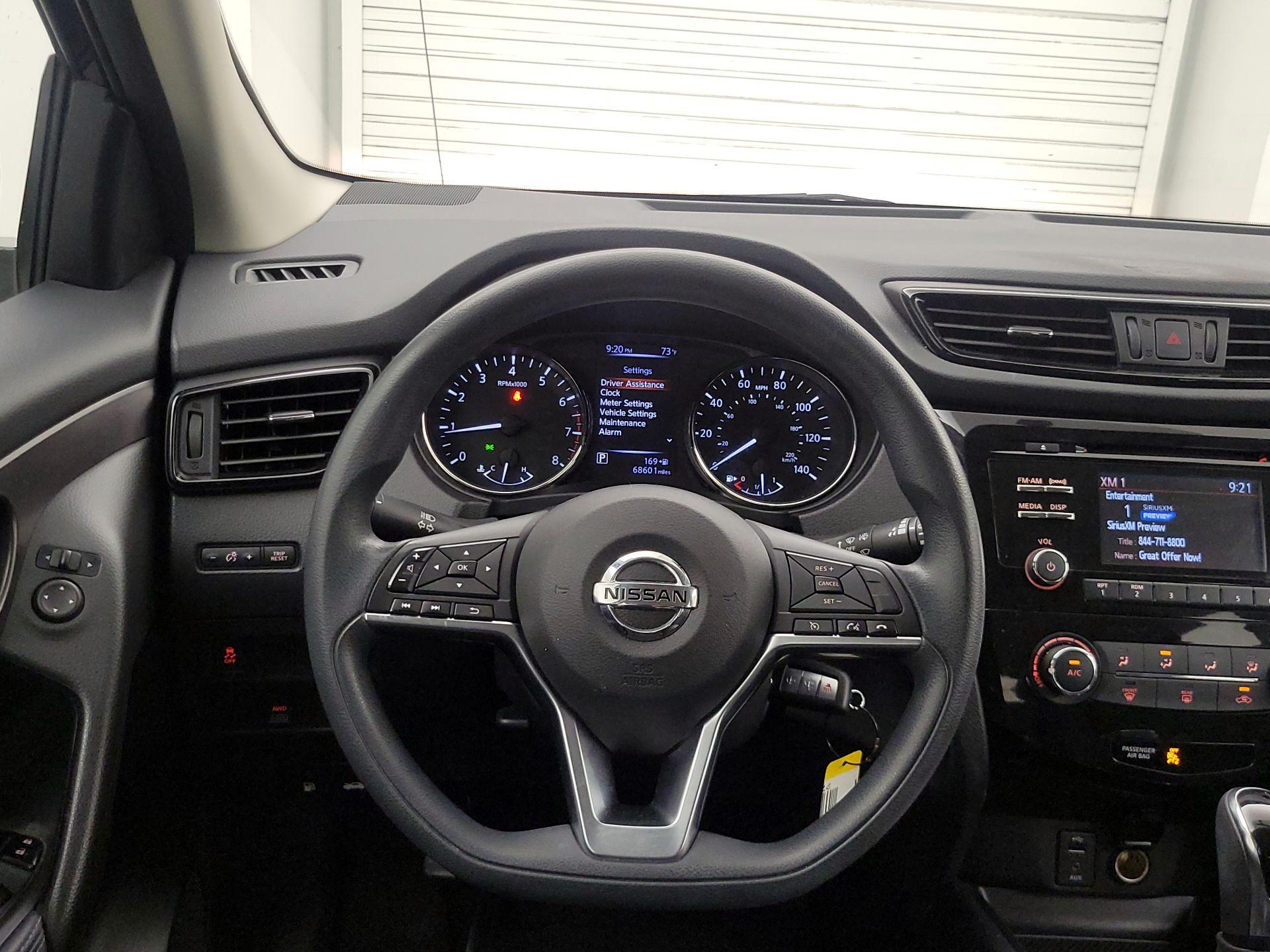 Thumbnail: 2017 Nissan Rogue Sport - 10
