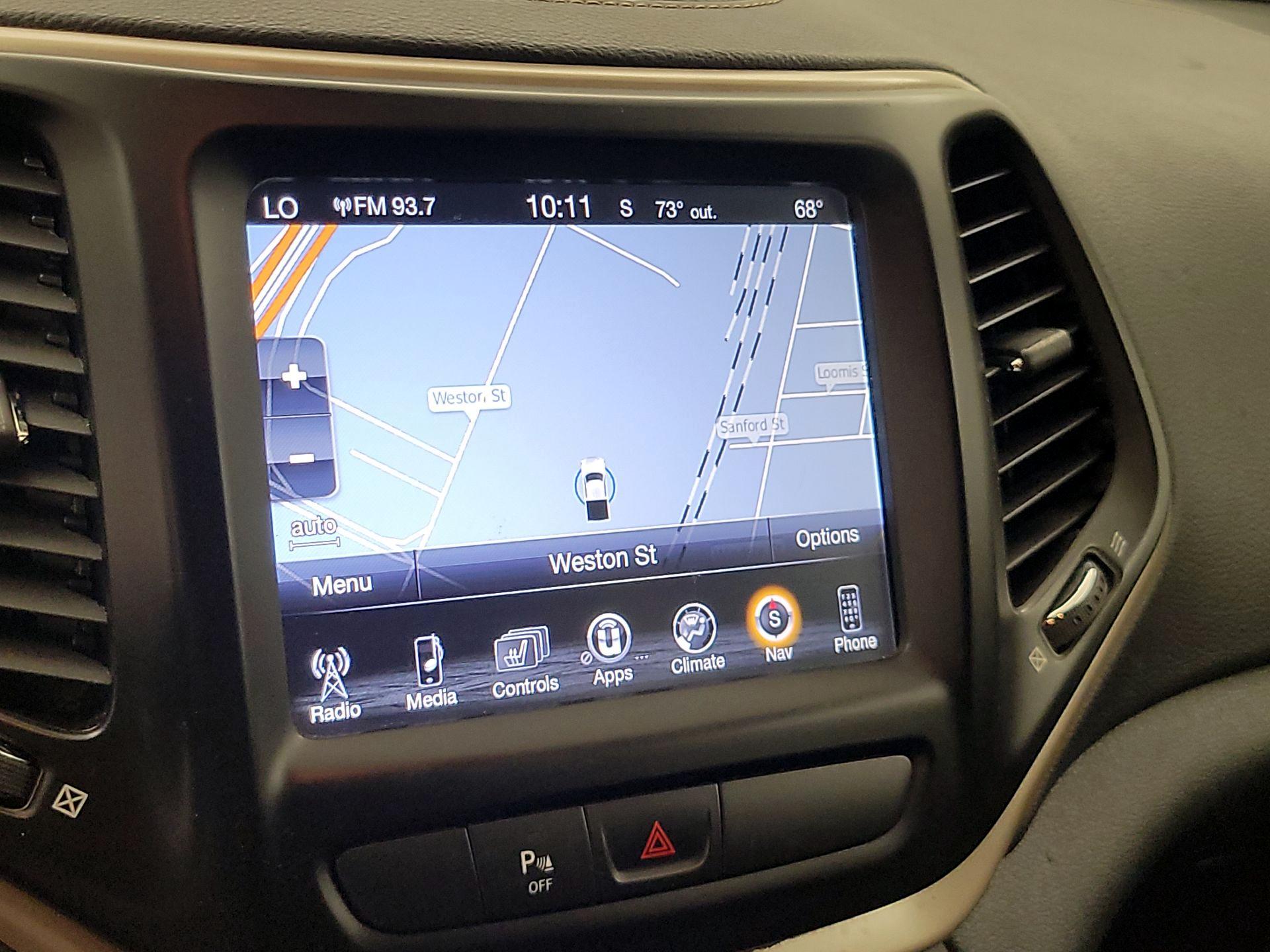 Thumbnail: 2018 Jeep Cherokee - 14