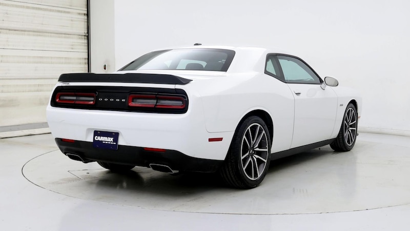 2023 Dodge Challenger R/T 8