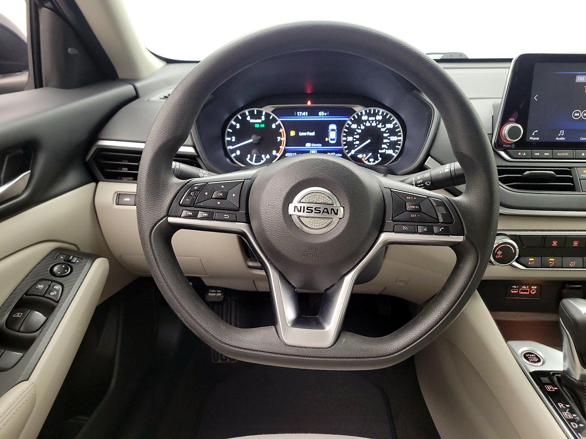 Thumbnail: 2022 Nissan Altima - 10