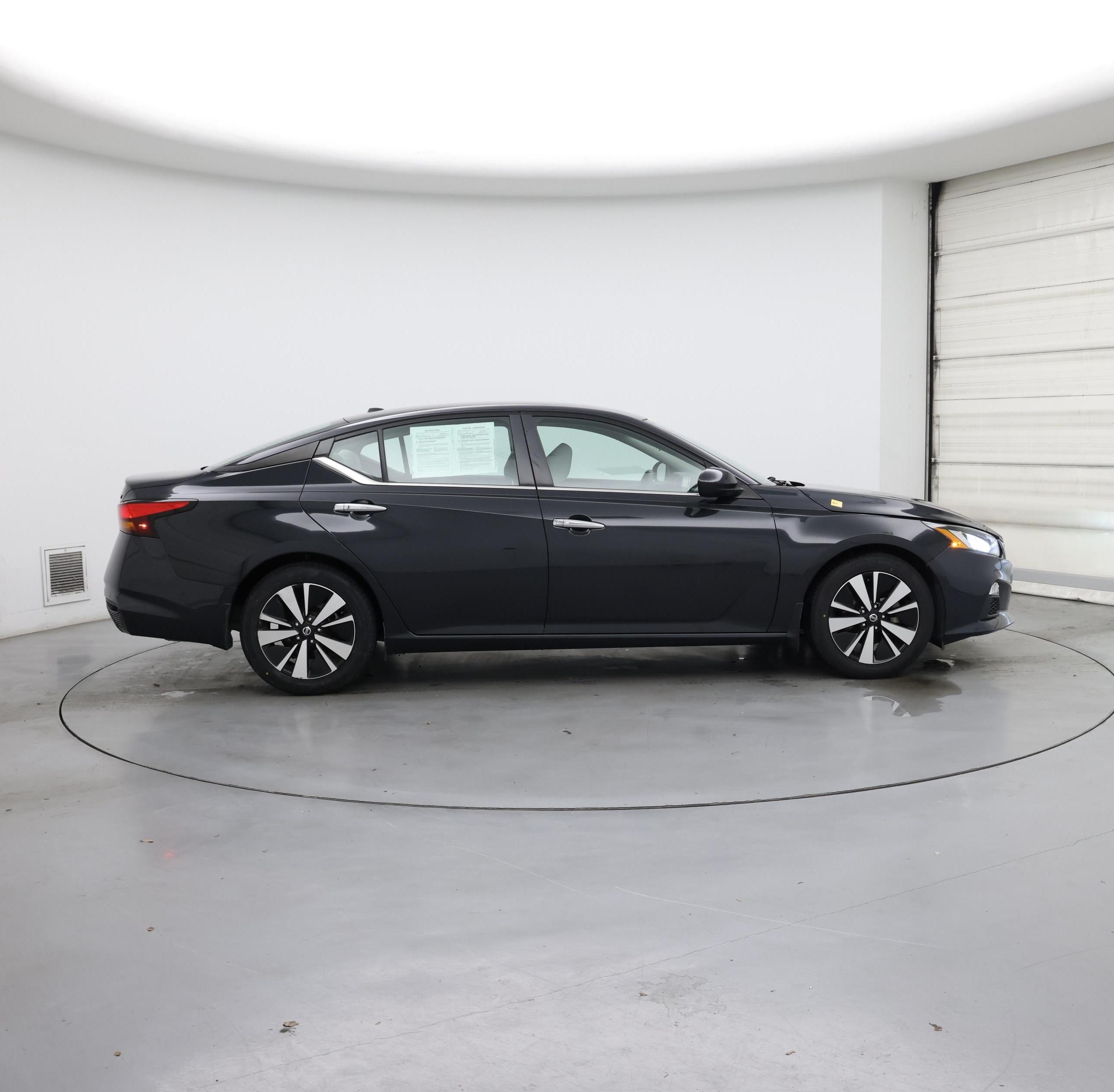 Thumbnail: 2022 Nissan Altima - 7