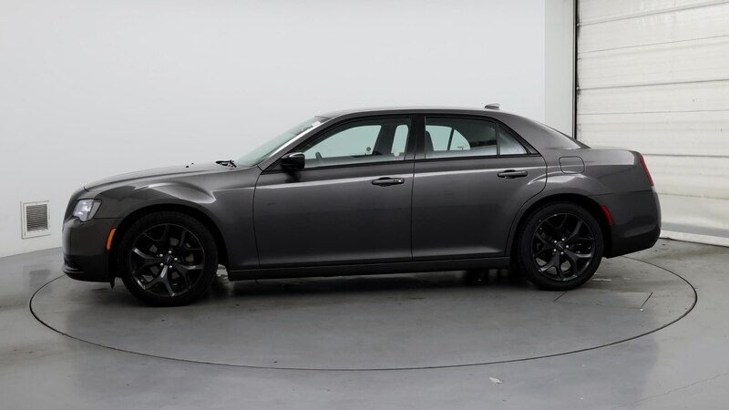 2022 Chrysler 300 Touring 3