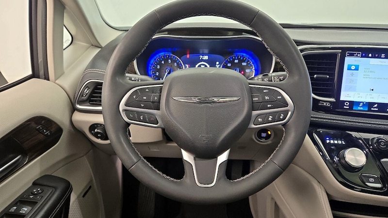 2022 Chrysler Pacifica Limited 10